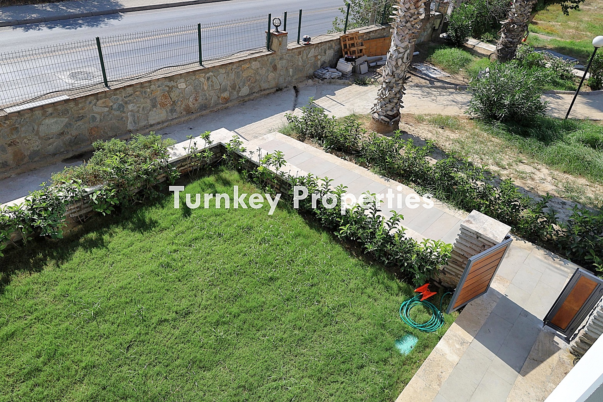 Bodrum Kadıkalesi Satılık Yazlık Ev Özel Plajlı Bahçeli Site İçi