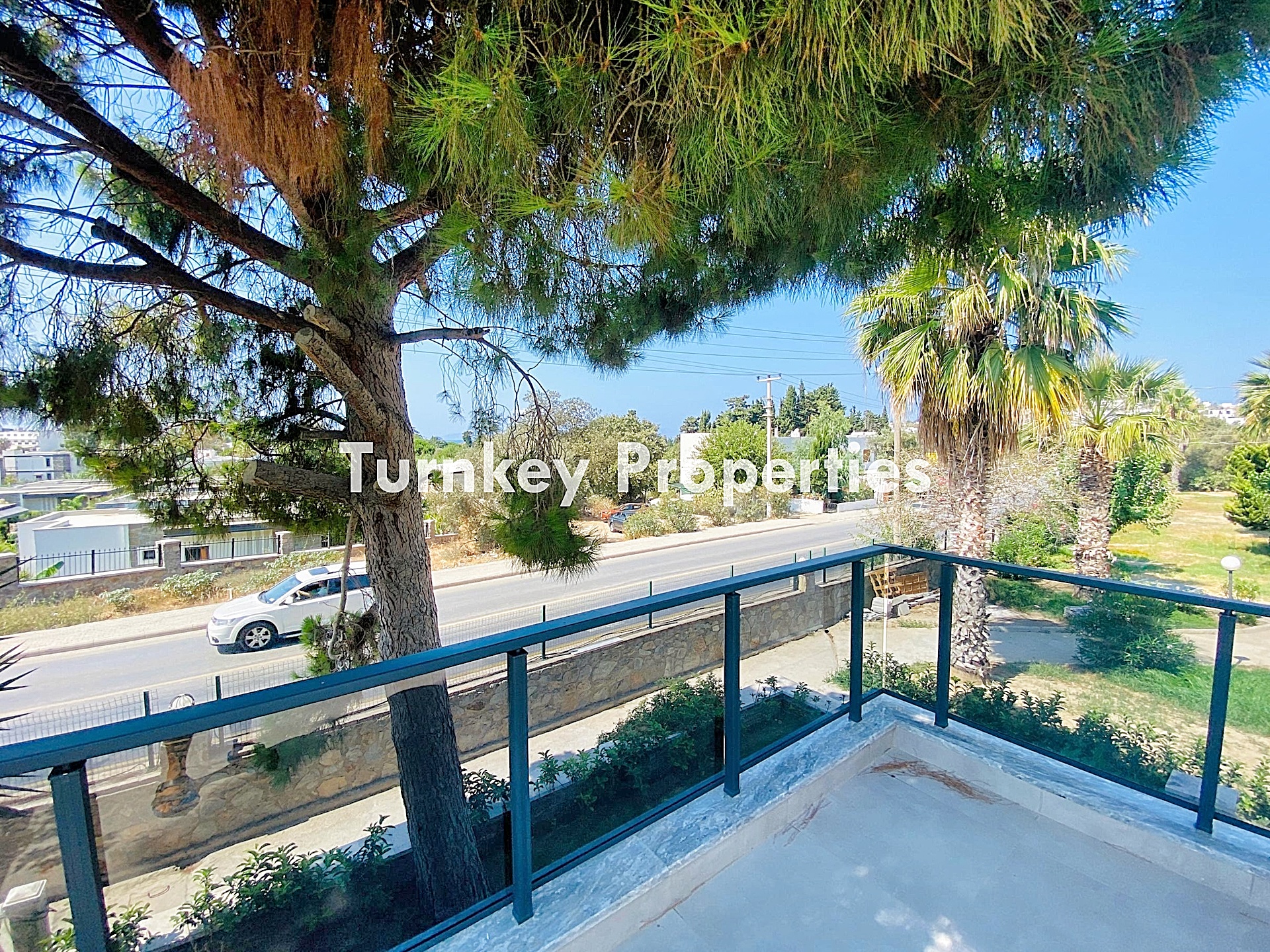 Bodrum Kadıkalesi Satılık Yazlık Ev Özel Plajlı Bahçeli Site İçi