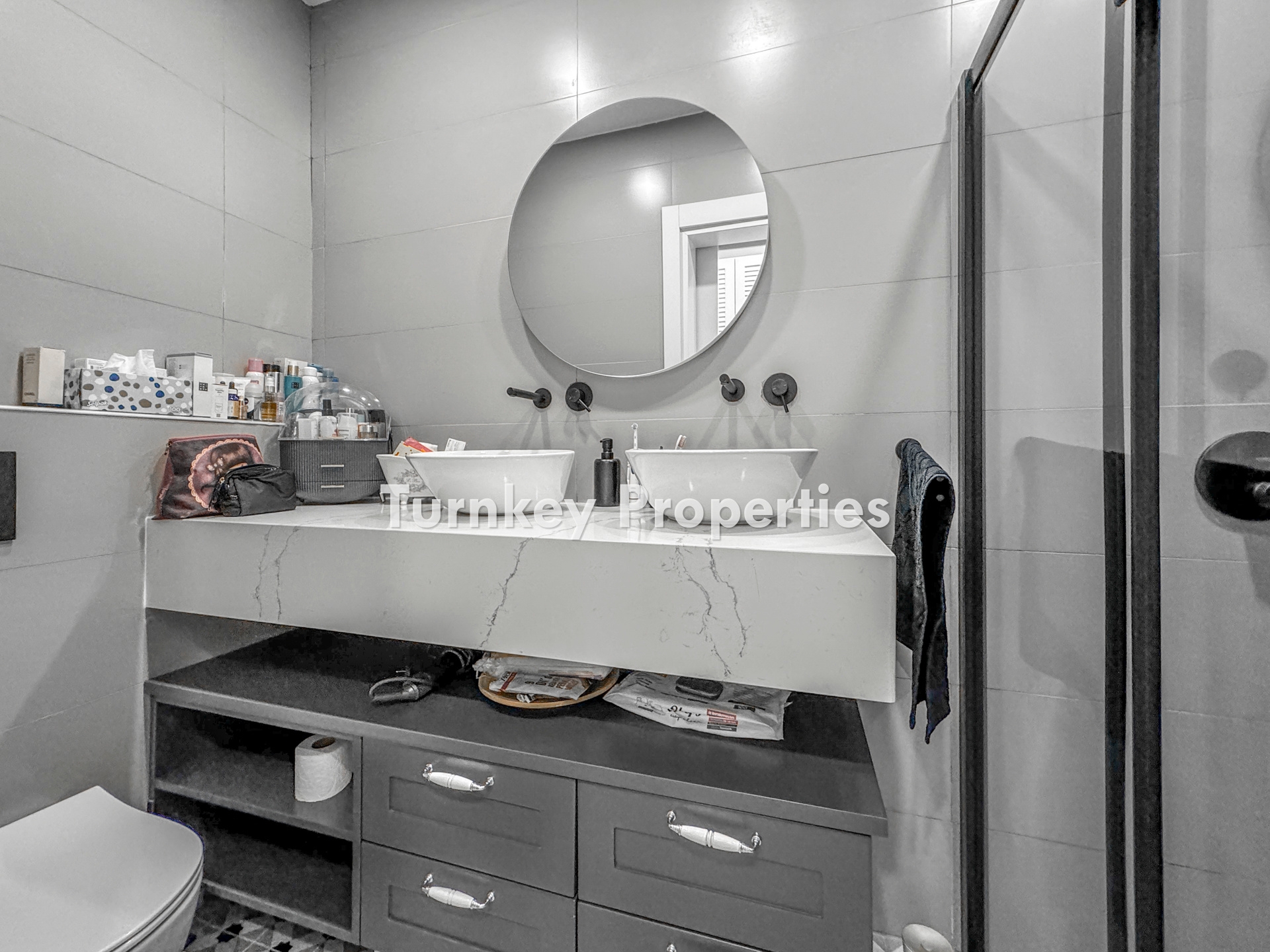 Türkbükü Hebil Koyu’nda Eşsiz Manzaralı, Denize Sıfır Satılık 4+1 Daire