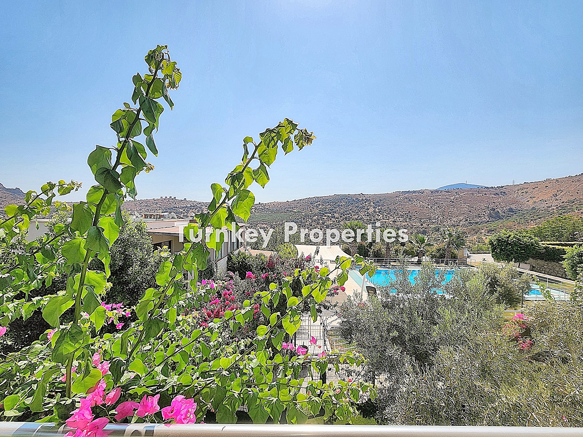 Gündoğan Küçükbük Satılık Üst Kat Daire Site İçinde