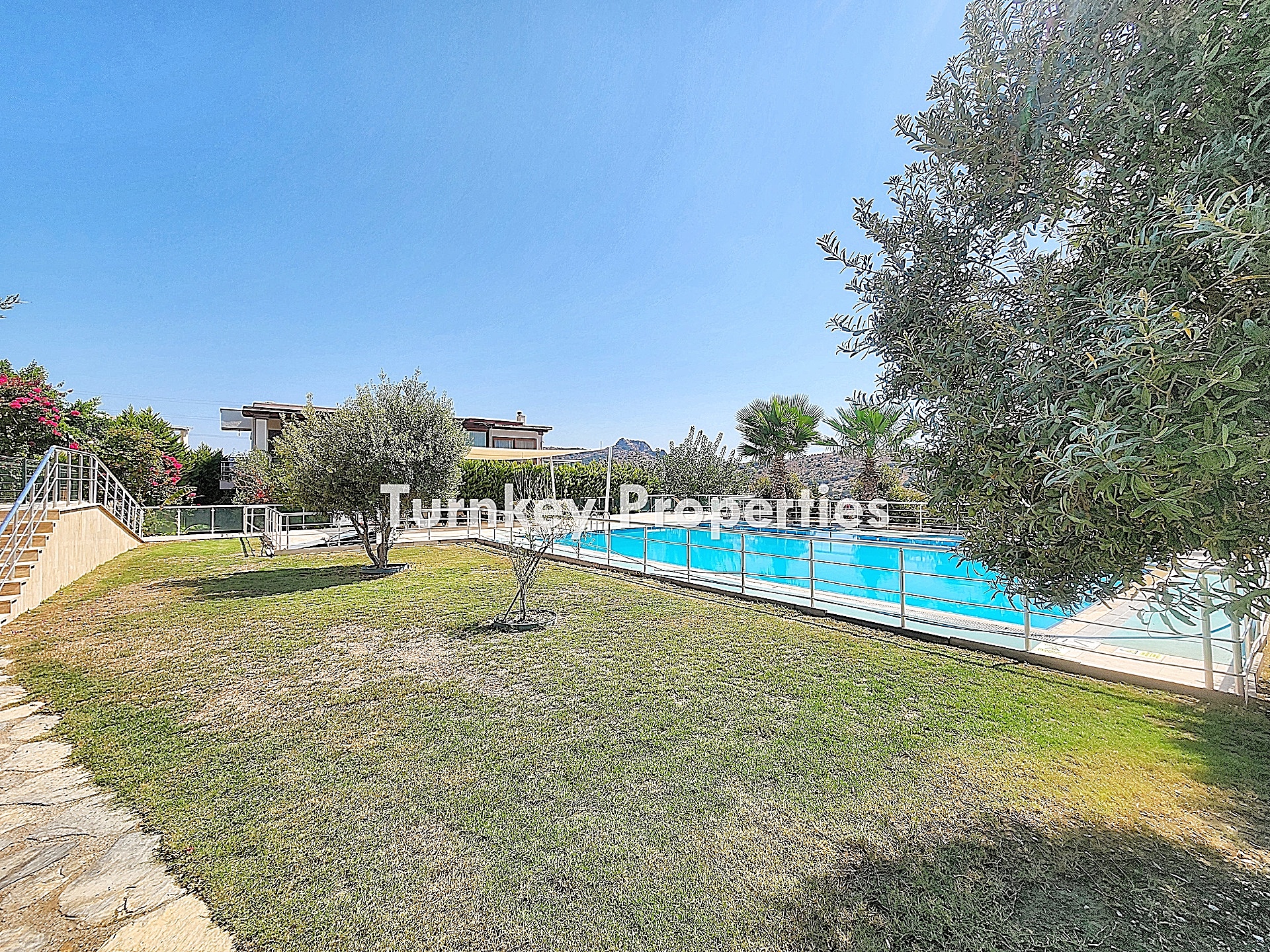 Gündoğan Küçükbük Satılık Üst Kat Daire Site İçinde