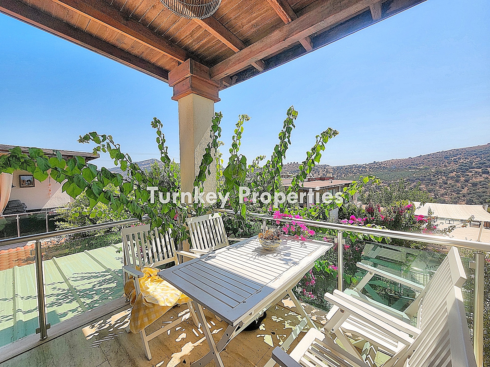 Gündoğan Küçükbük Satılık Üst Kat Daire Site İçinde