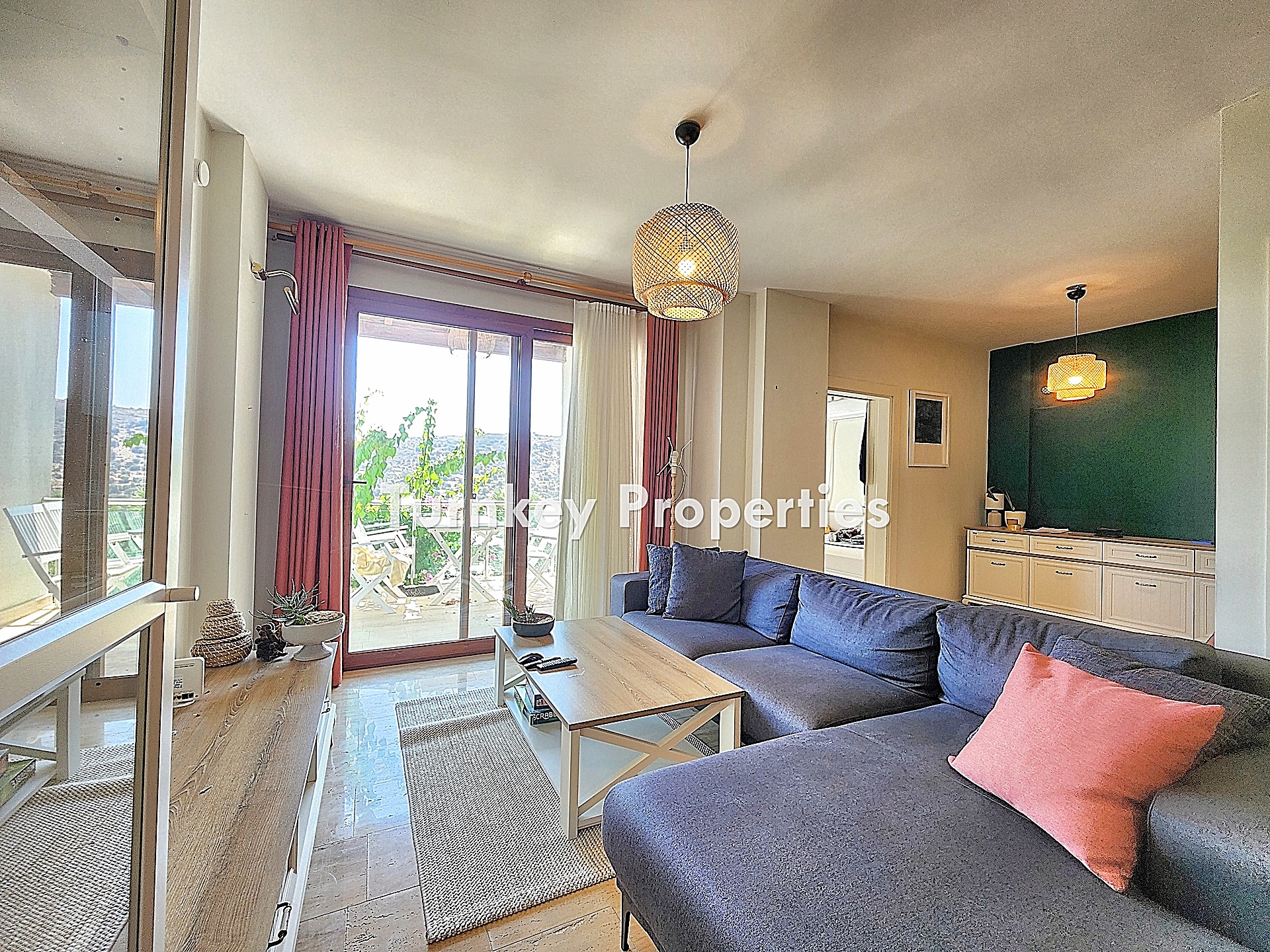 Gündoğan Küçükbük Satılık Üst Kat Daire Site İçinde