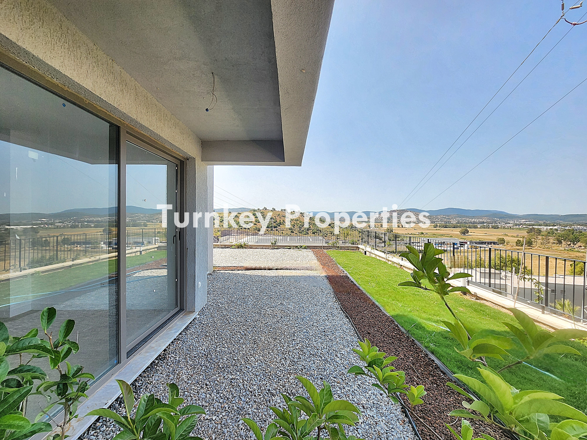 Milas Dörttepe Satılık Daire Bahçe Katı Deniz ve Göl Manzaralı