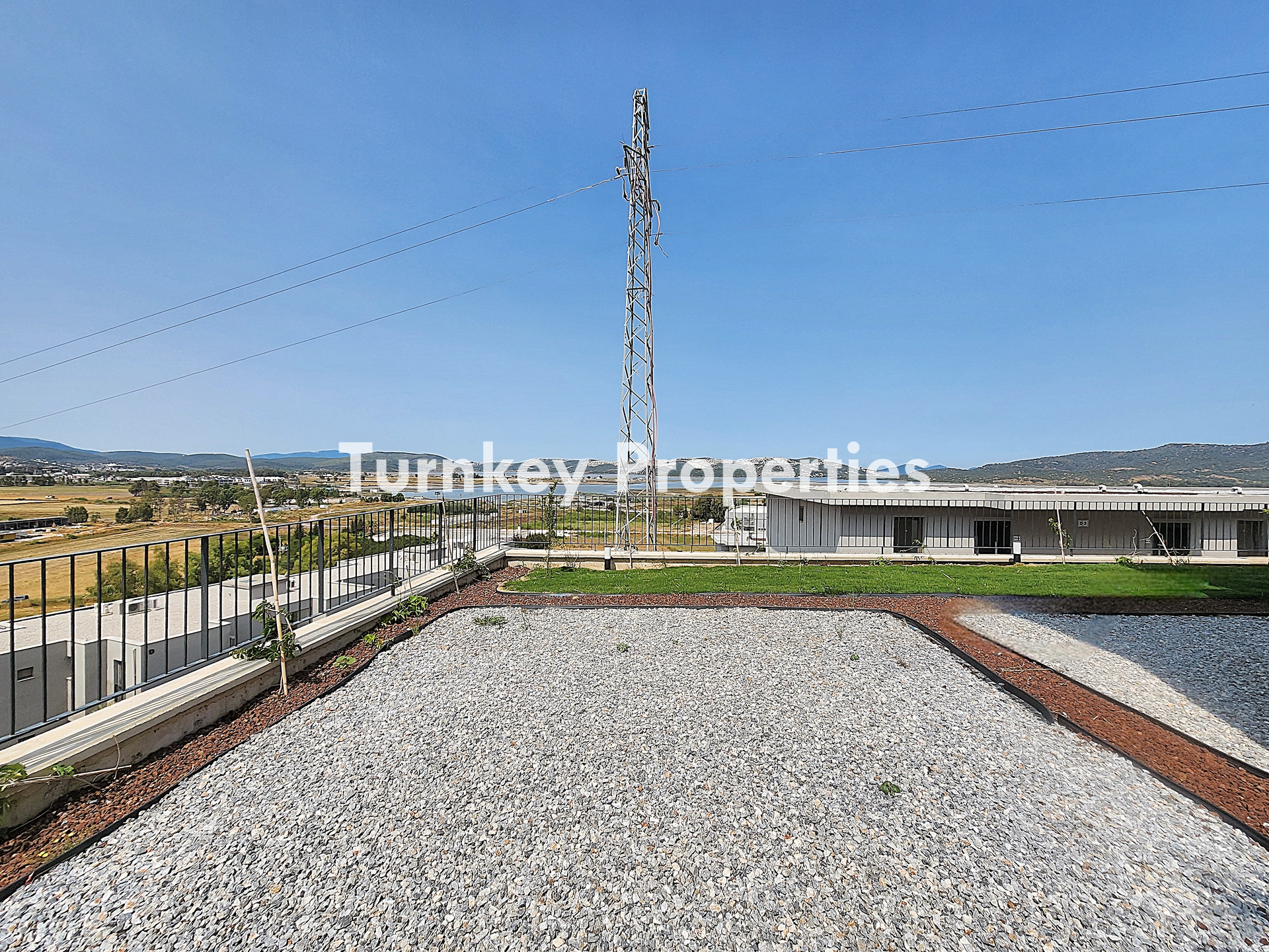 Milas Dörttepe Satılık Daire Bahçe Katı Deniz ve Göl Manzaralı