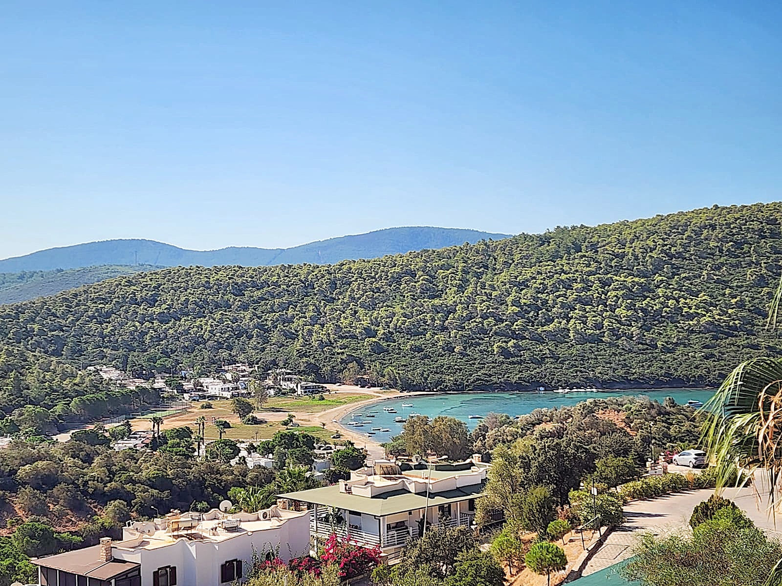 Adabükü Satılık Dubleks Villa Bahçeli Site İçinde Özel Konumlu