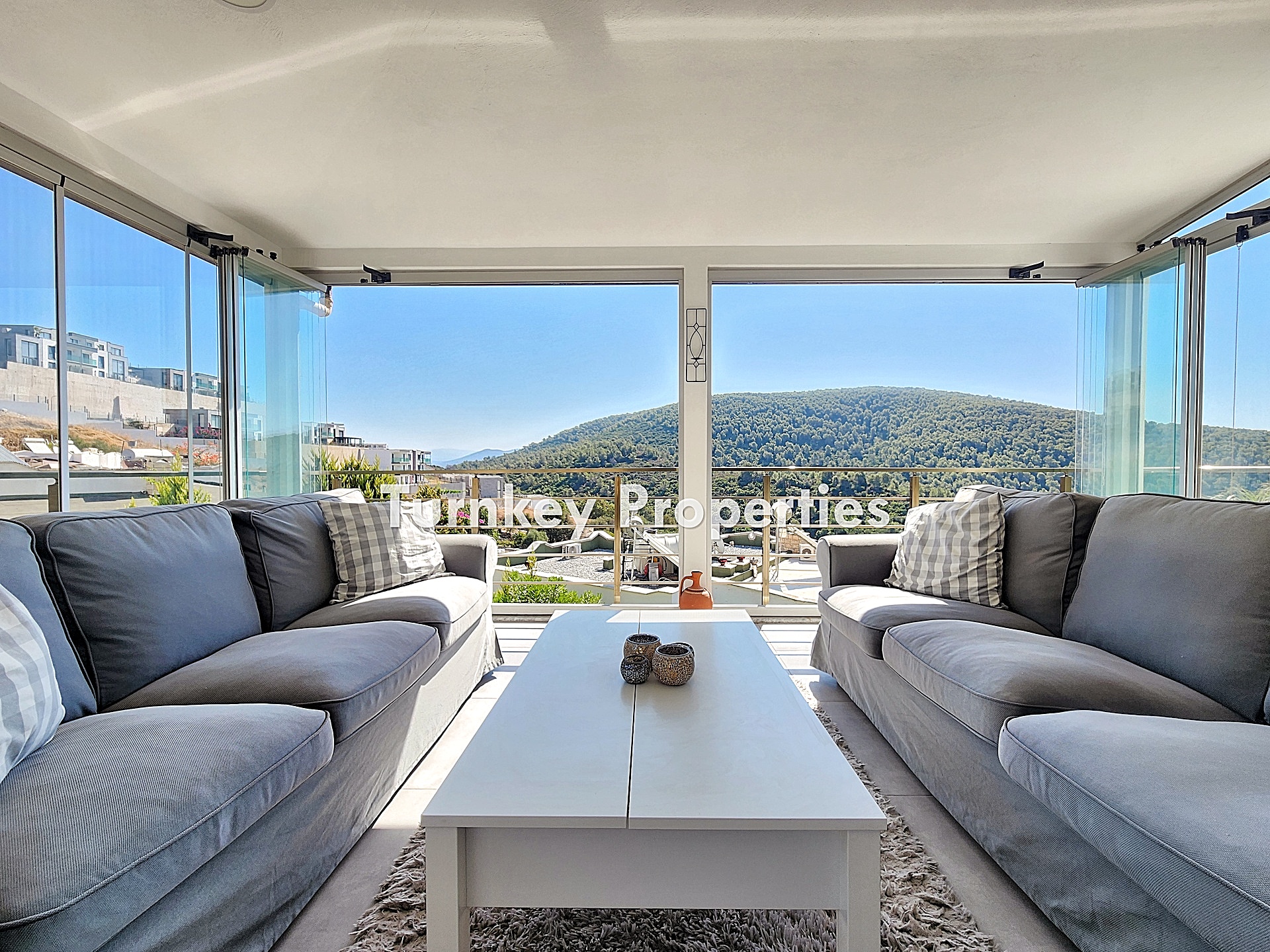 Adabükü Satılık Dubleks Villa Bahçeli Site İçinde Özel Konumlu