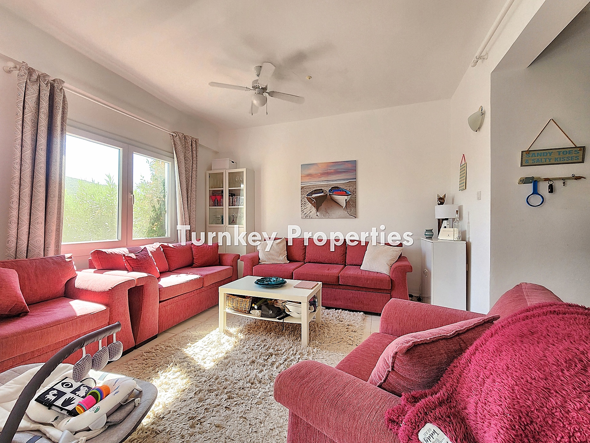 Adabükü Satılık Dubleks Villa Bahçeli Site İçinde Özel Konumlu