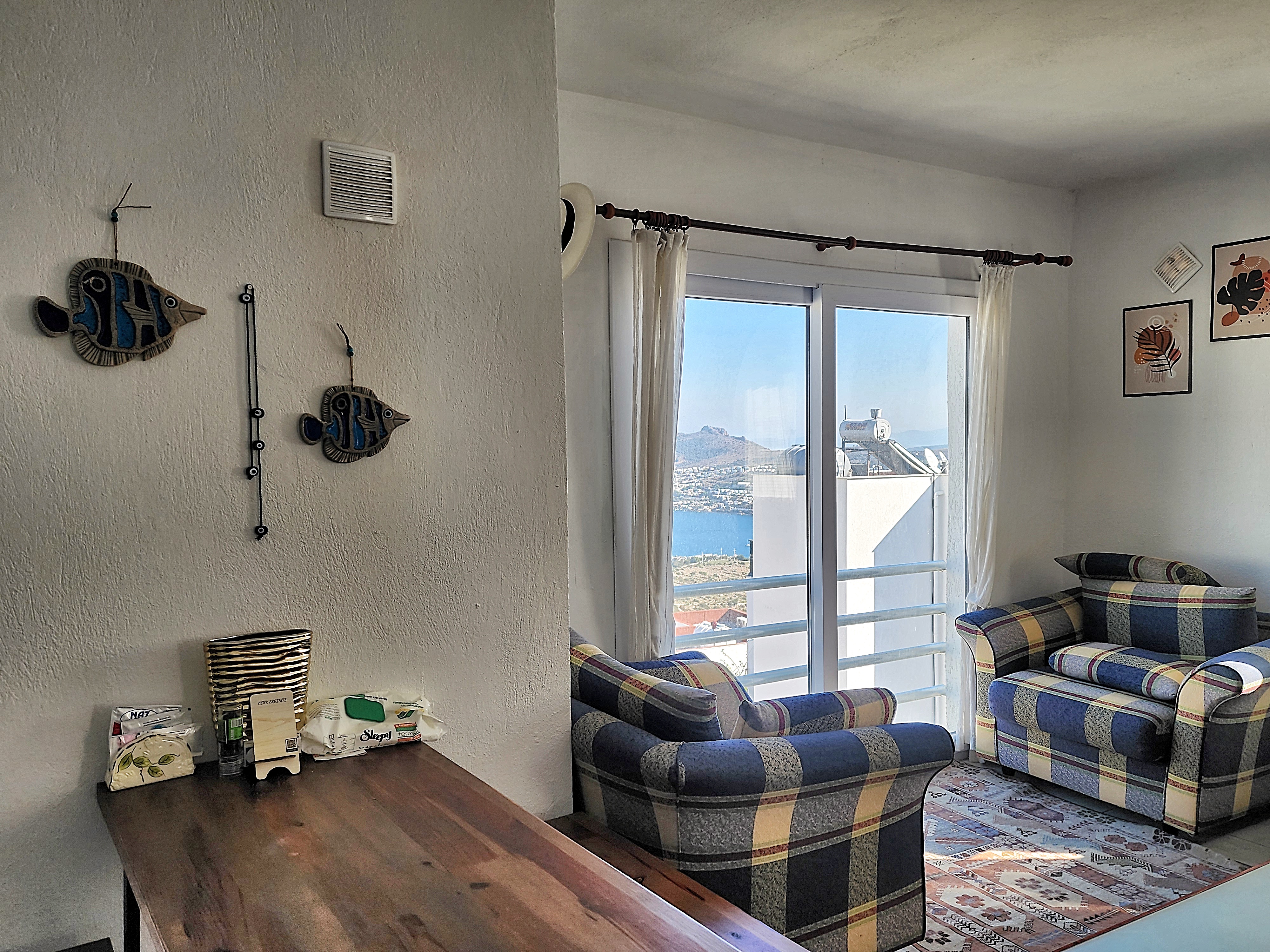 Gündoğan Satılık Tripleks Villa Deniz Manzaralı Büyük Bahçeli Ev