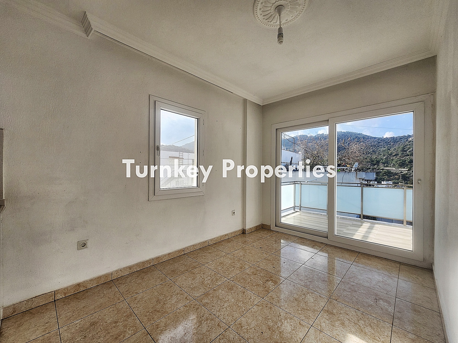 Gündoğan Köyiçi Kiralık Bahçeli Dubleks Aileye Uygun Konumda Ev