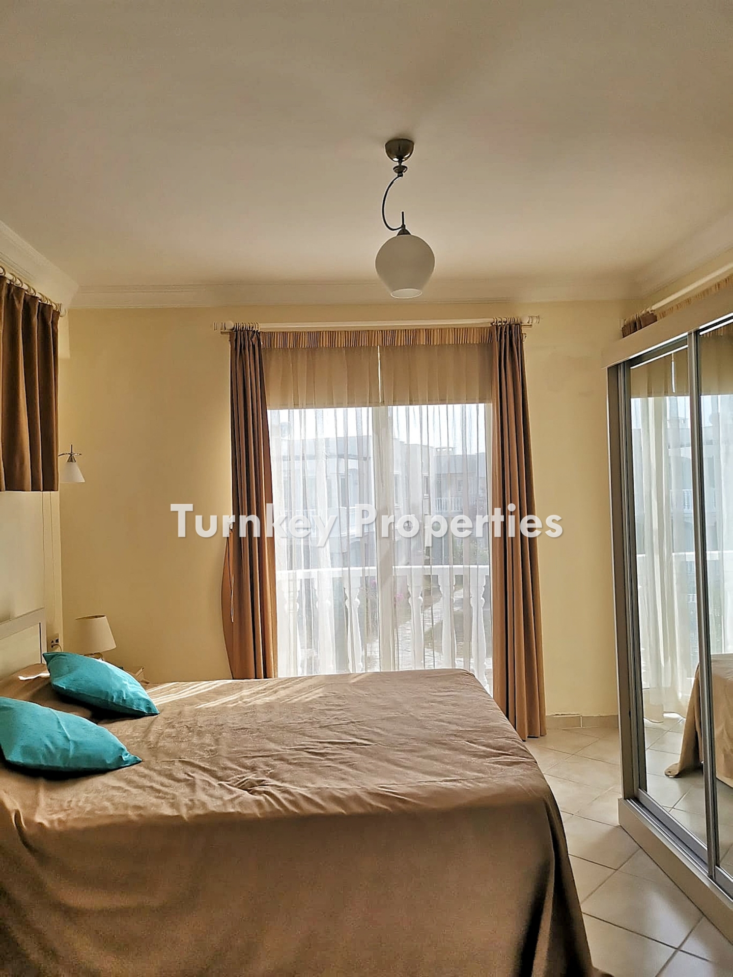 Boğaziçi Satılık Daire | Deniz Manzaralı ve Sosyal Olanaklı