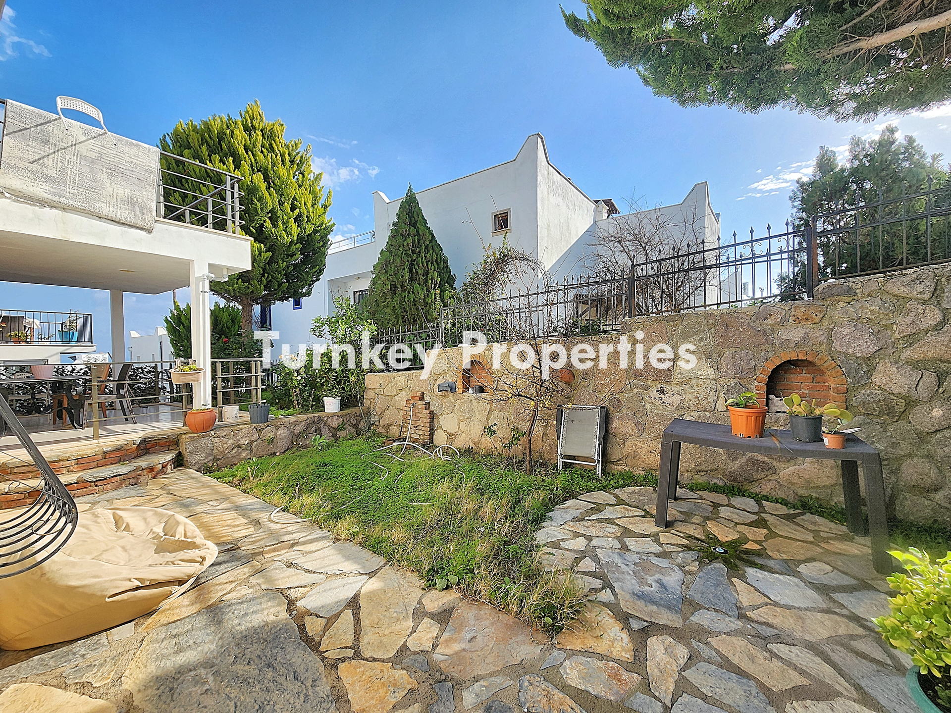 Bodrum Gündoğan Tankay Sitesi Sezonluk Kiralık İkiz Villa Bahçeli