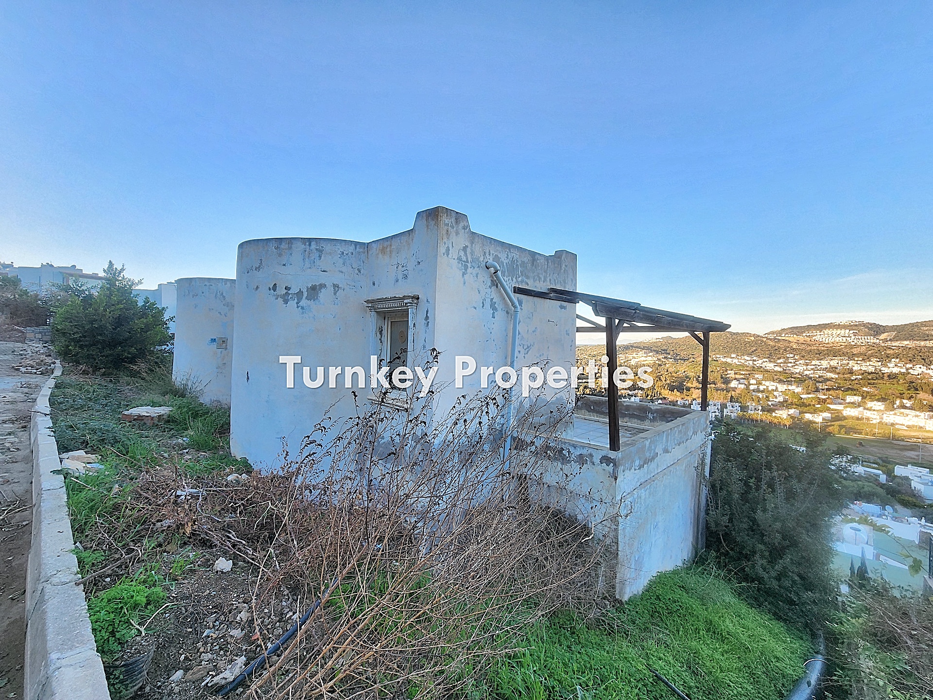 Gümüşlük Kadıkalesinde Satılık İkiz Dubleks Deniz Manzaralı Bahçe