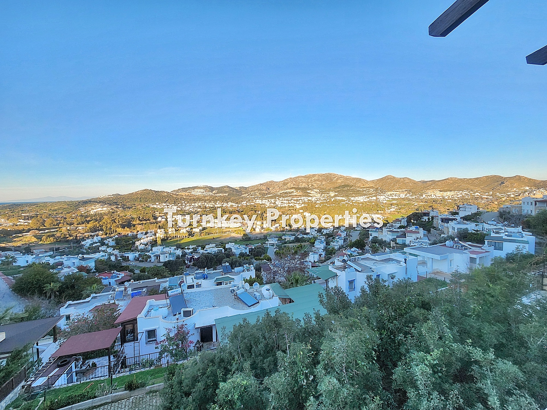 Gümüşlük Kadıkalesinde Satılık İkiz Dubleks Deniz Manzaralı Bahçe