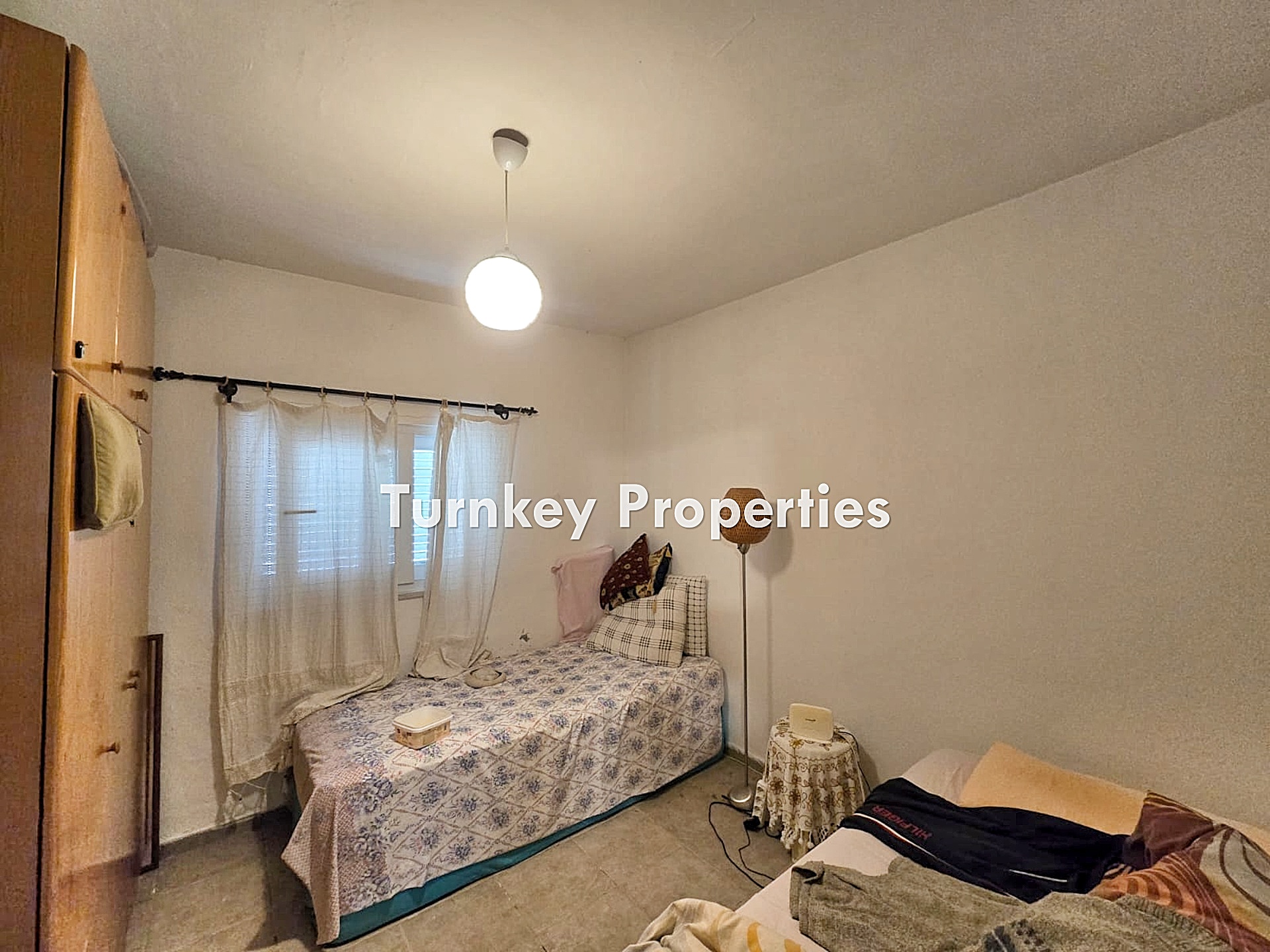 Adabükü Doktorlar Sitesinde Denize Yakın Satılık İkiz Villa Bahçe