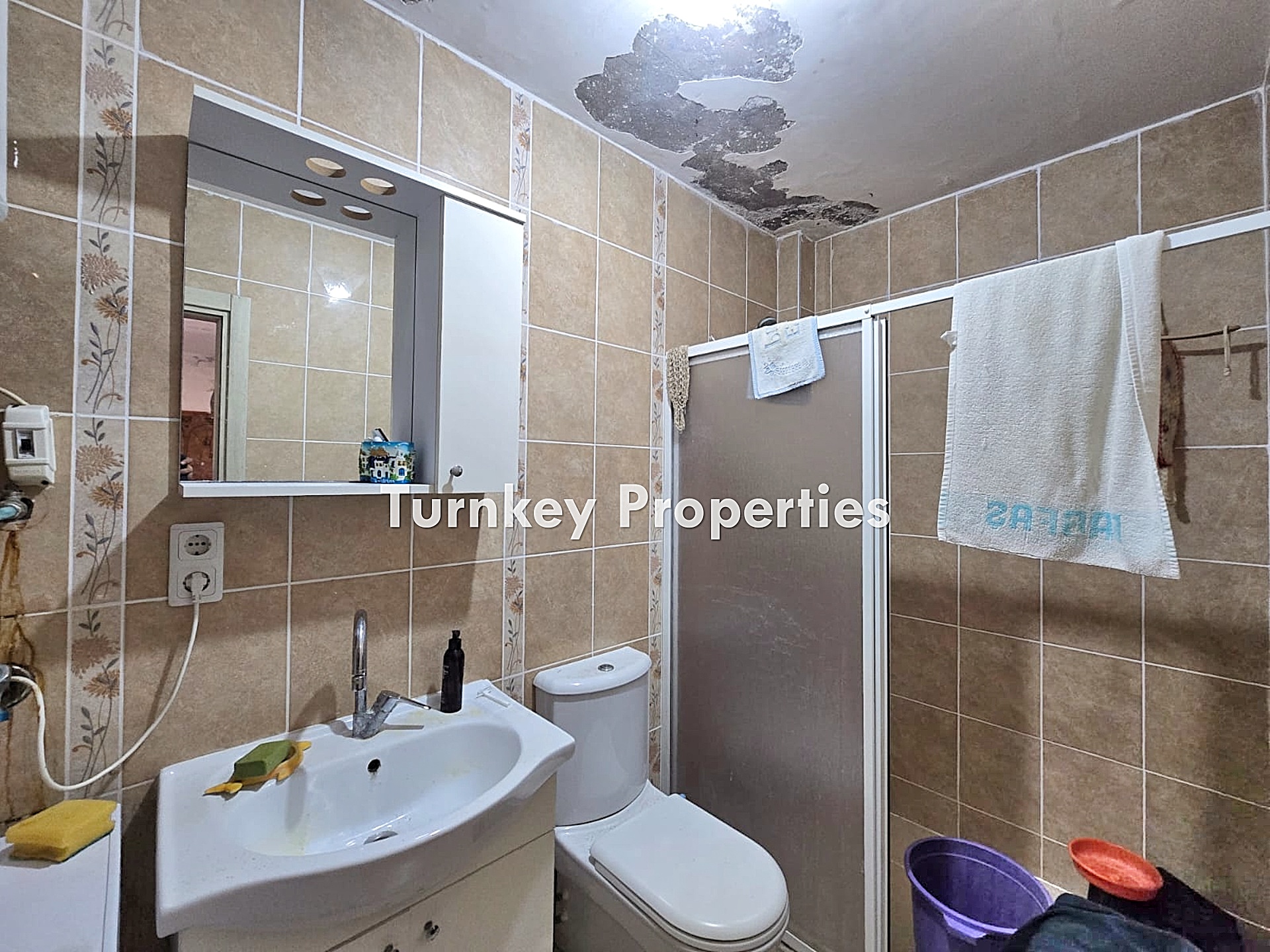 Adabükü Doktorlar Sitesinde Denize Yakın Satılık İkiz Villa Bahçe