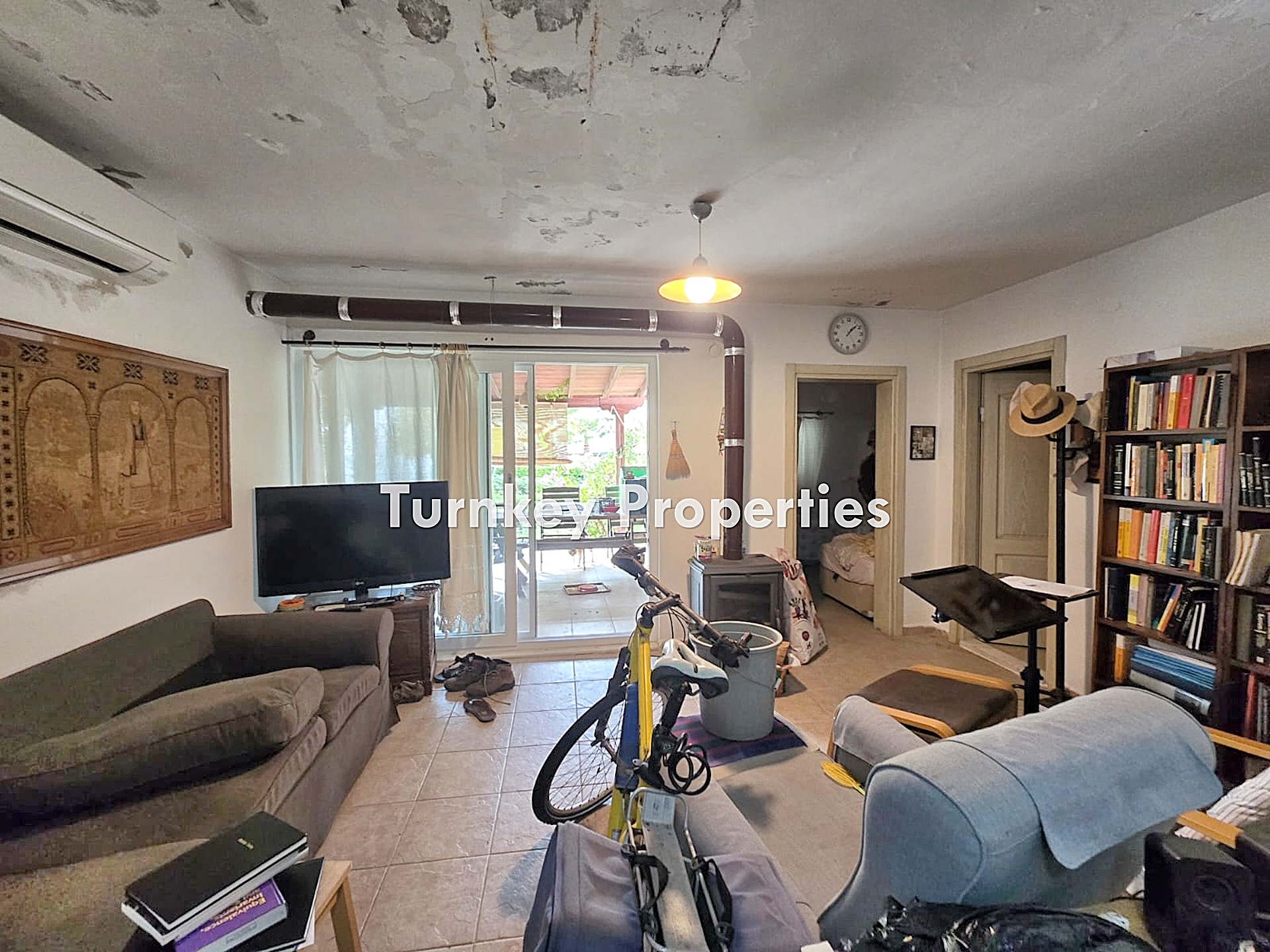 Adabükü Doktorlar Sitesinde Denize Yakın Satılık İkiz Villa Bahçe