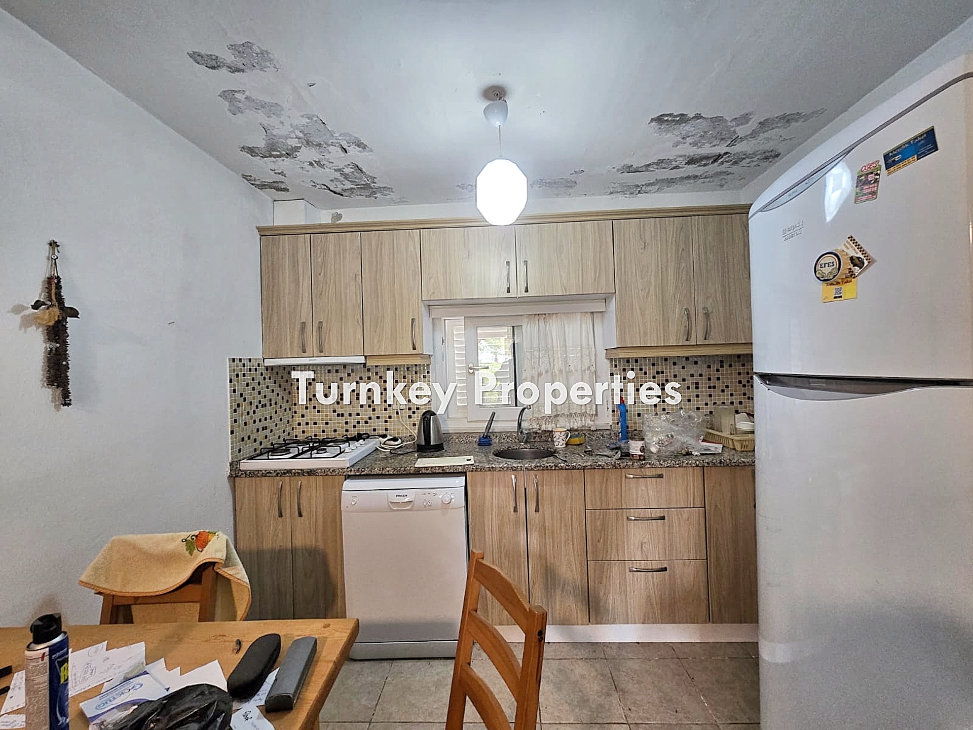 Adabükü Doktorlar Sitesinde Denize Yakın Satılık İkiz Villa Bahçe