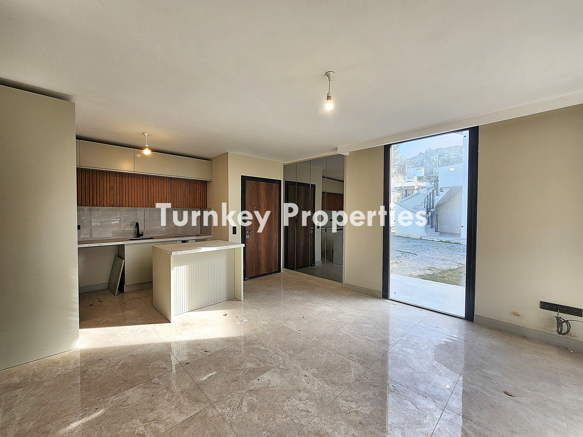 Dirmil Satılık ÜstKat Daire Yola Yakın Balkonlu Butik Site İçinde