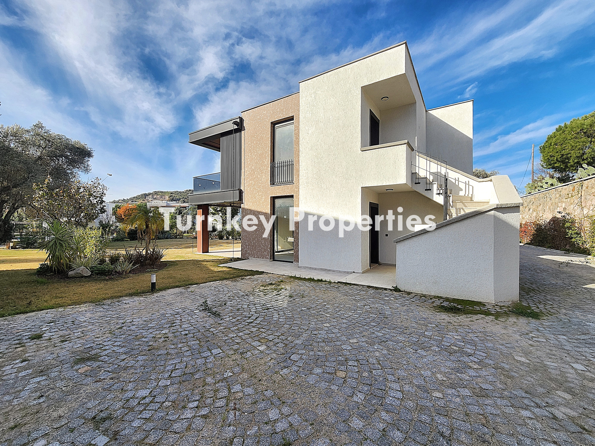 Dirmil Satılık ÜstKat Daire Yola Yakın Balkonlu Butik Site İçinde