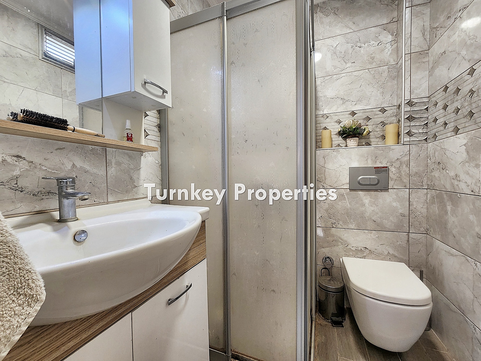 Bodrum Dirmil Satılık Üst Kat Daire Anayola Yakın Havuzlu Site