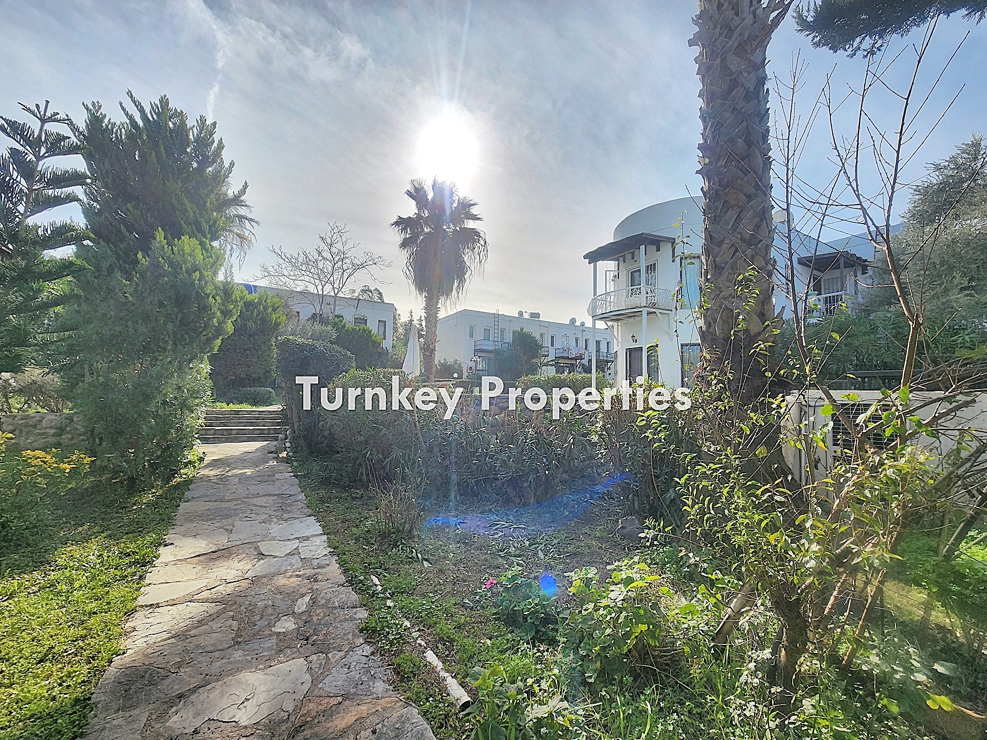 Bodrum Dirmil Satılık Üst Kat Daire Anayola Yakın Havuzlu Site