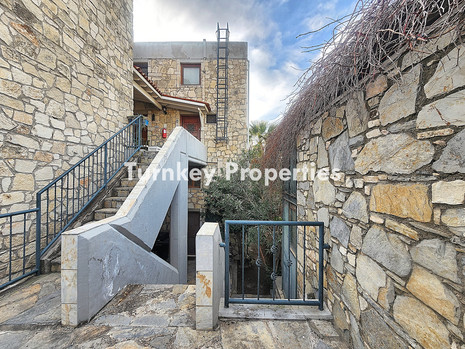 Bodrum Merkez Satılık Daire Marina Yürüyüş Mesafesinde Konumda Ev