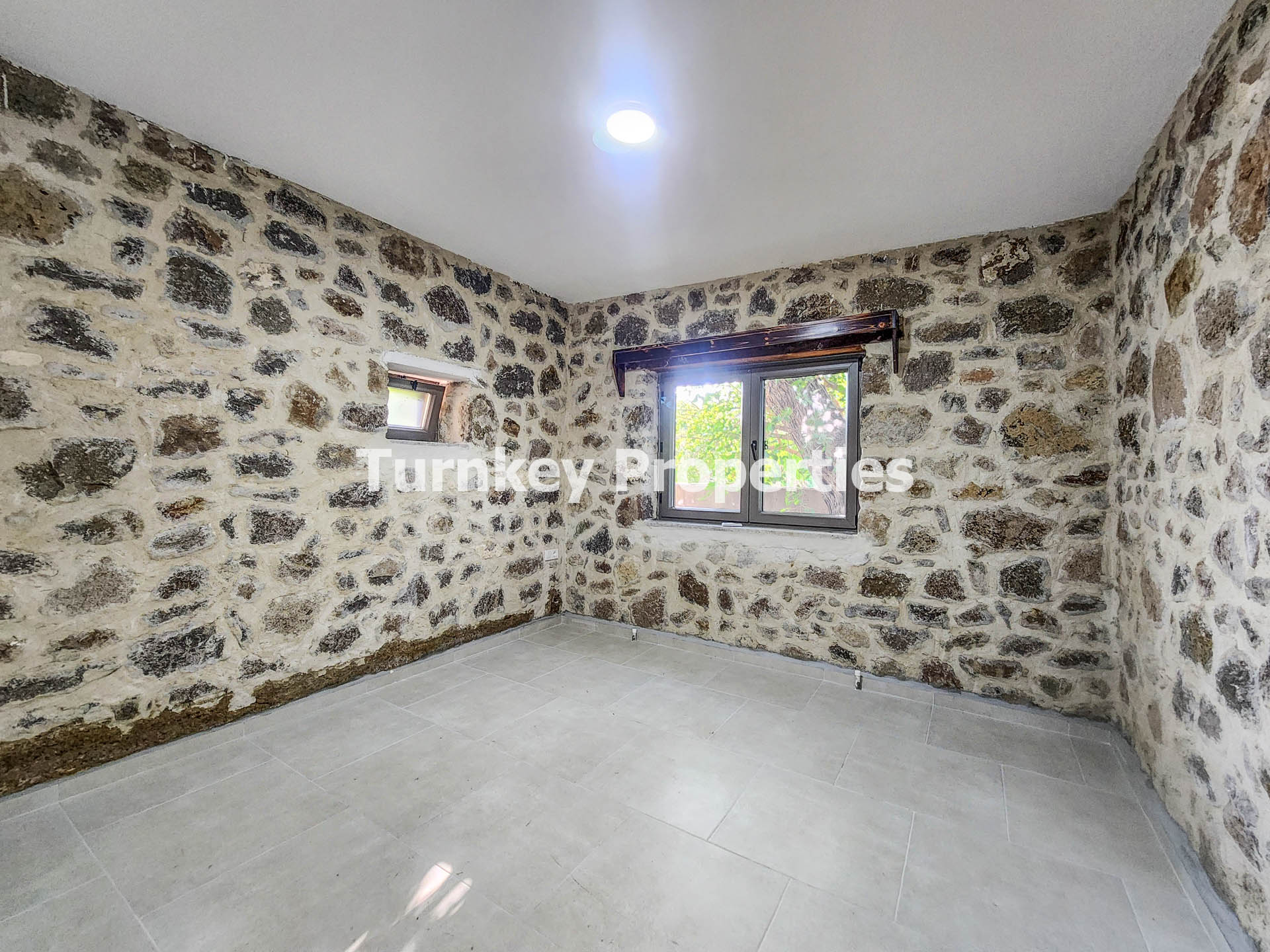 Bodrum Gündoğan Mekezde Kiralık Personel Lojmanı 2 Daire