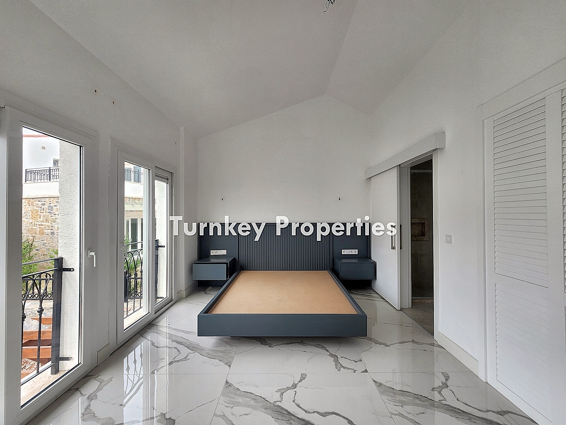 CasaFabay Kemikler Milas Satılık Villa 2 odalı Bahçeli Taş Mimari