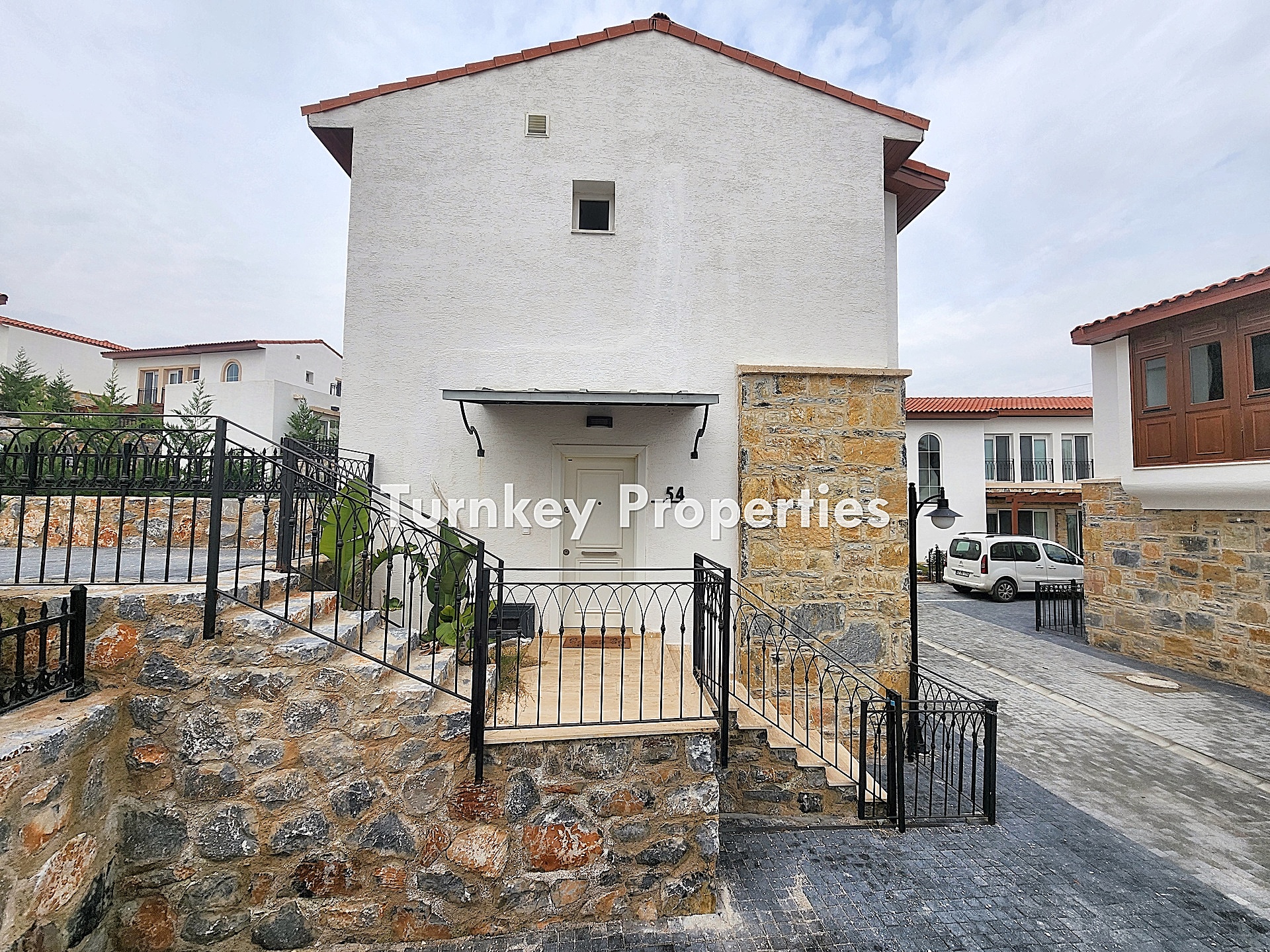 CasaFabay Kemikler Milas Satılık Villa 2 odalı Bahçeli Taş Mimari