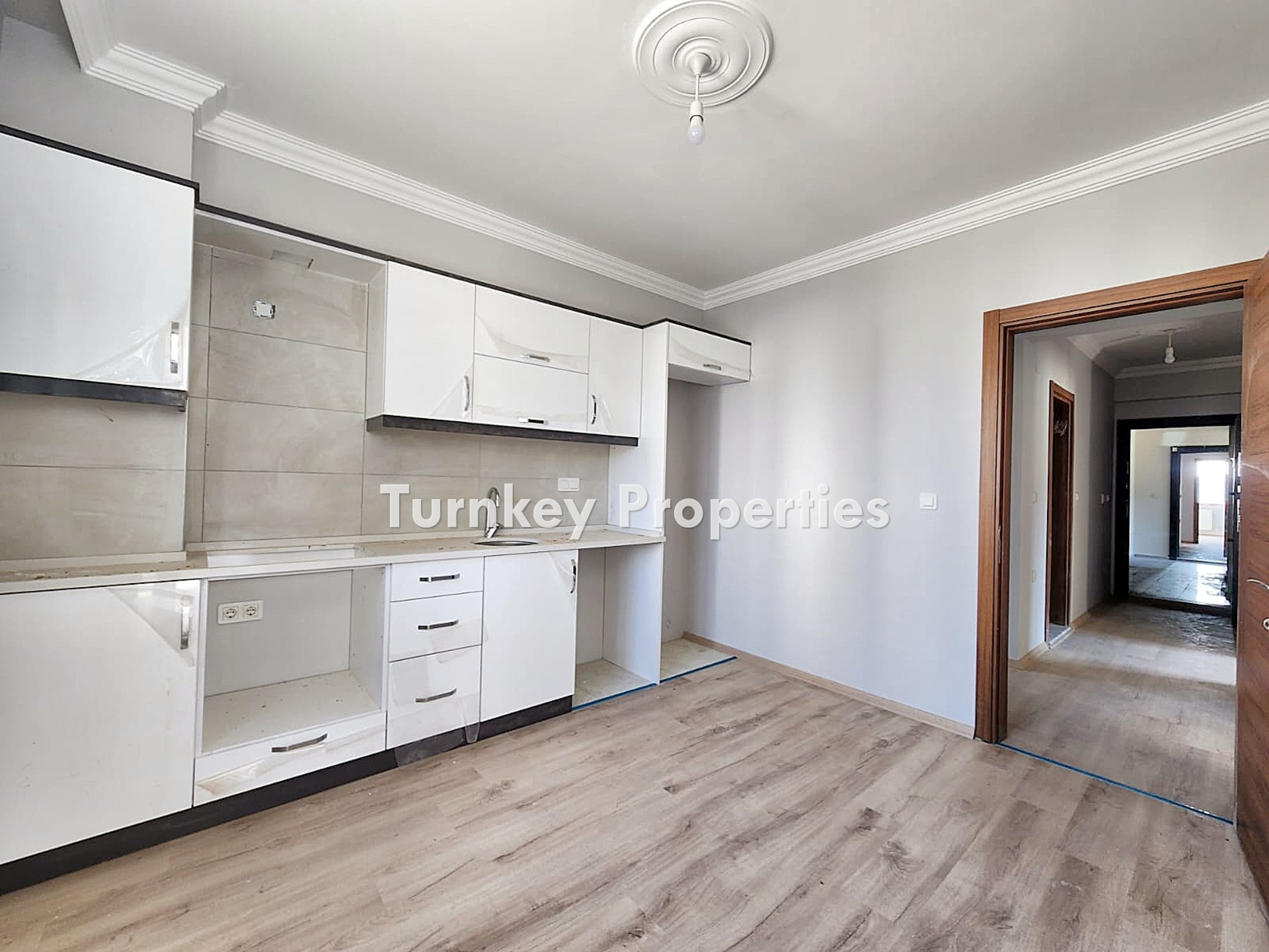 Milas Merkez Satılık Daire Doğa Manzaralı Bahçe Kullanımlı Ev