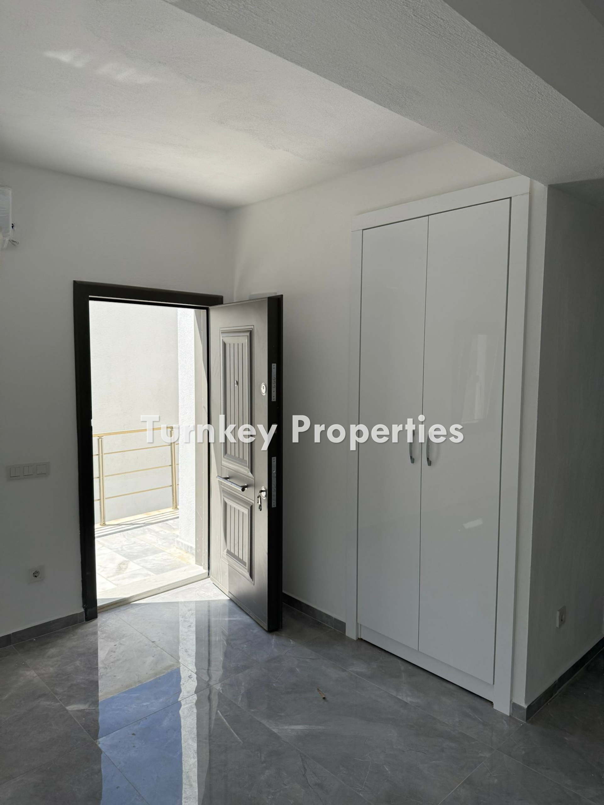 Gündoğan Kiralık Dükkan Mağaza Anayola Cepheli 450 m2 Showroom