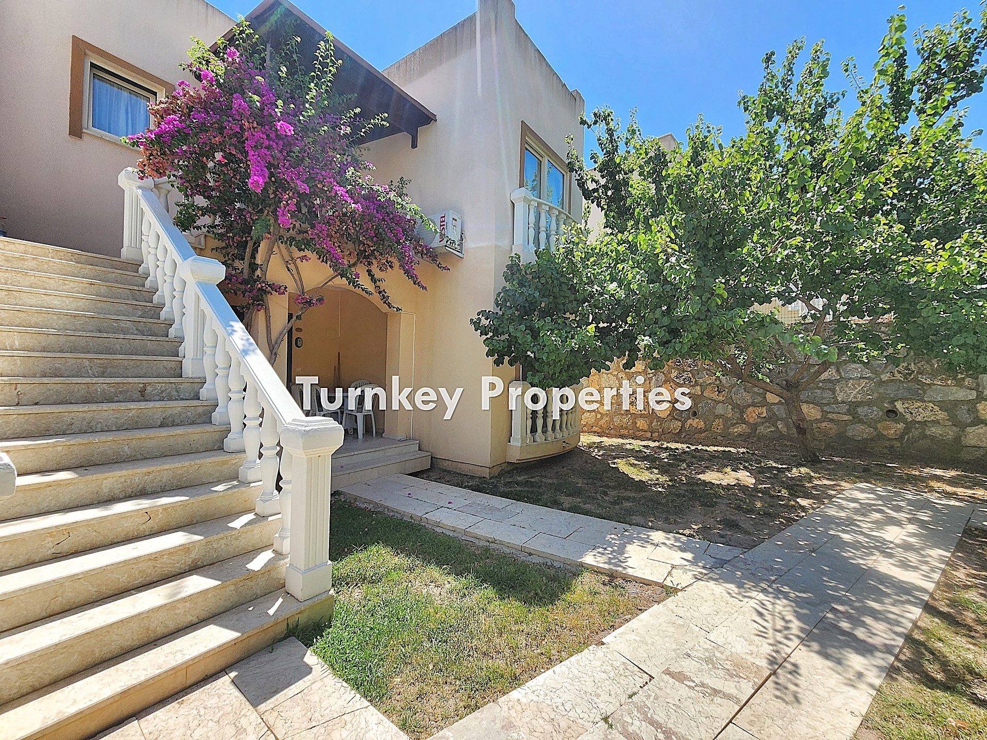 Adabükü Satılık Bahçe Katı Daire Site İçinde Dört Mevsim Yaşam