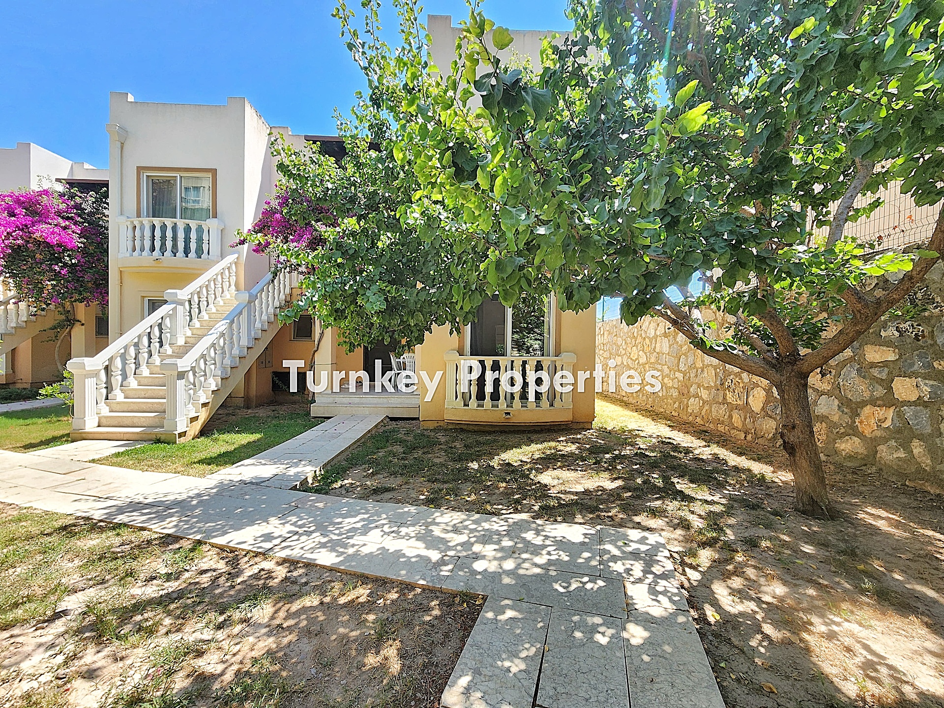 Adabükü Satılık Bahçe Katı Daire Site İçinde Dört Mevsim Yaşam