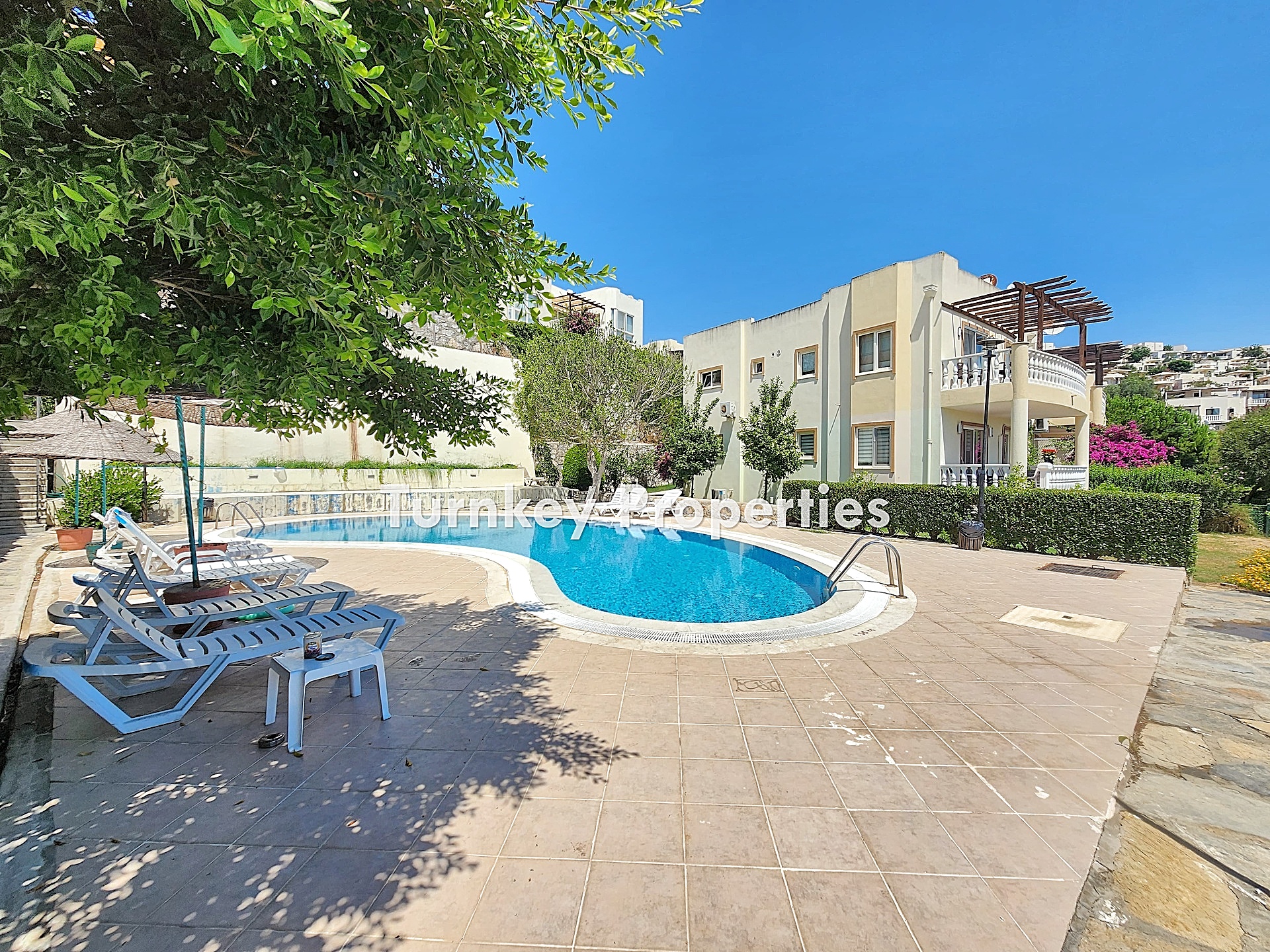 Adabükü Satılık Bahçe Katı Daire Site İçinde Dört Mevsim Yaşam