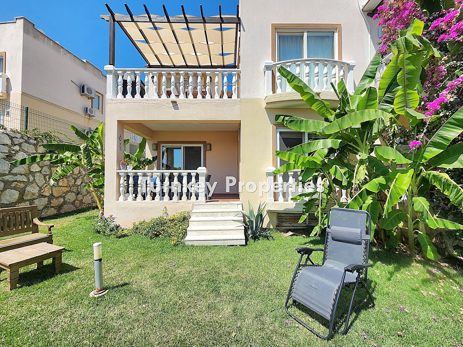 Adabükü Satılık Bahçe Katı Daire Site İçinde Dört Mevsim Yaşam