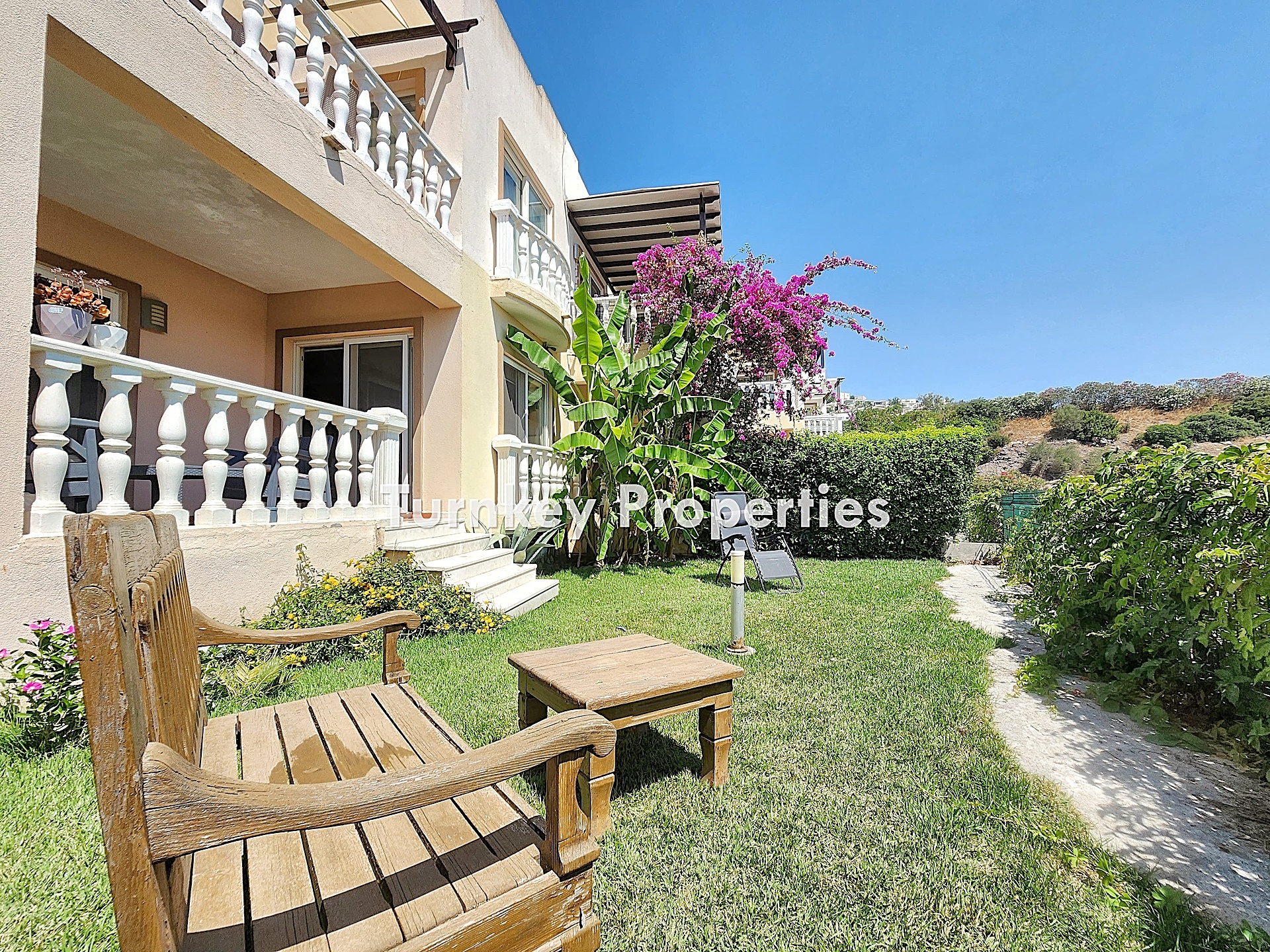 Adabükü Satılık Bahçe Katı Daire Site İçinde Dört Mevsim Yaşam