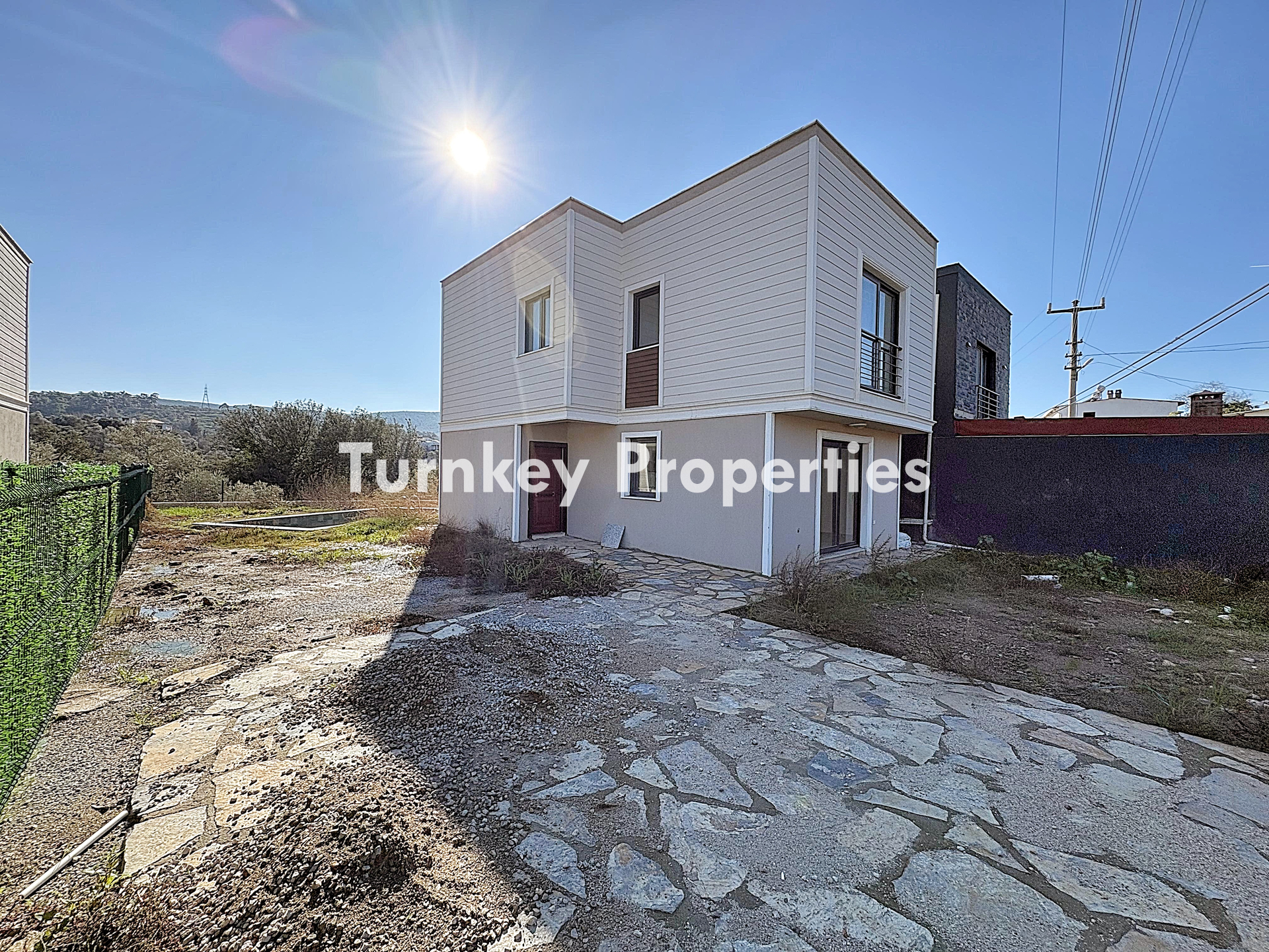 Yeniköy 3+1 Satılık Villa Özel Havuzlu Bahçeli Sessiz Konumda