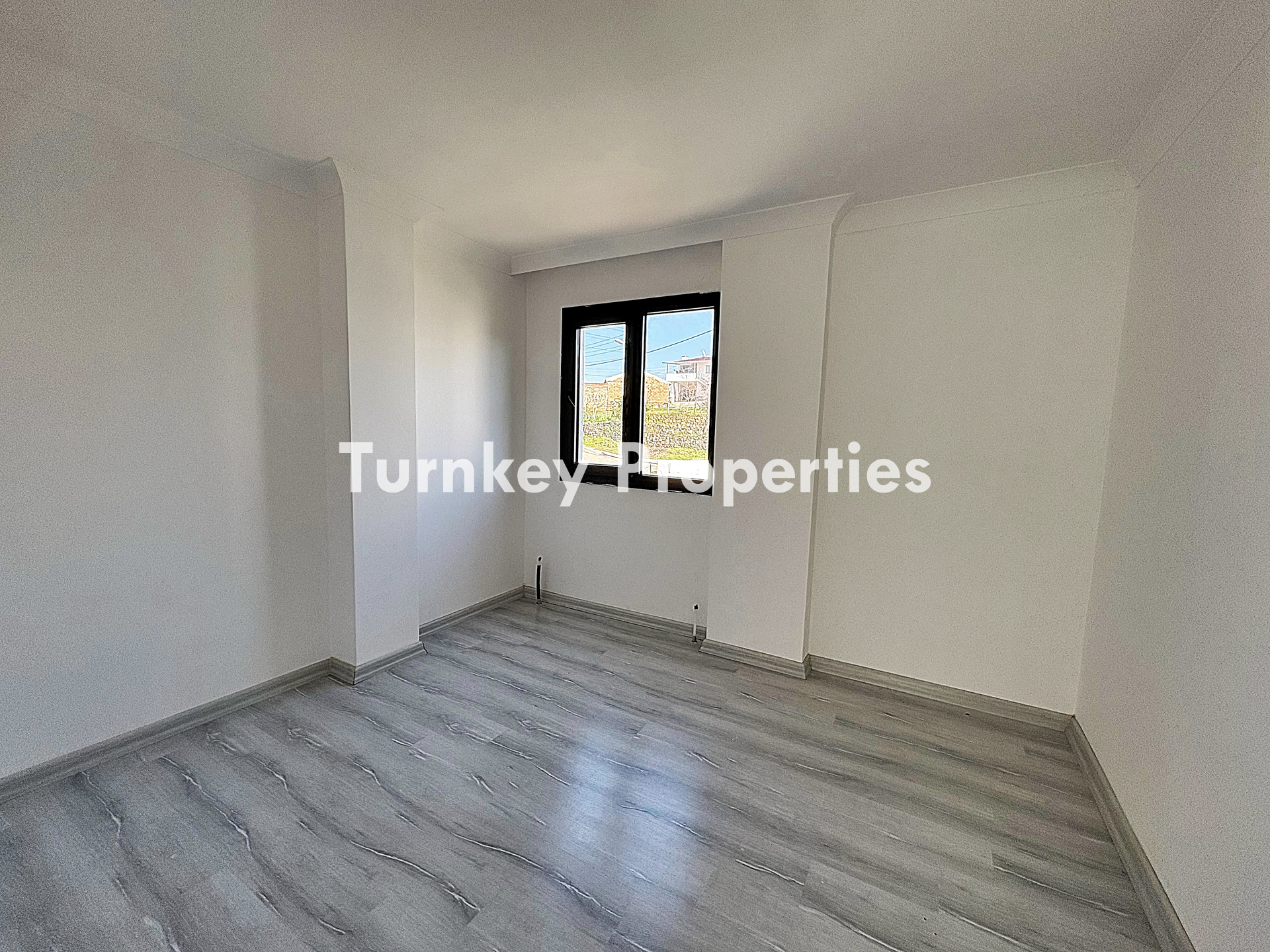 Yeniköy 3+1 Satılık Villa Özel Havuzlu Bahçeli Sessiz Konumda