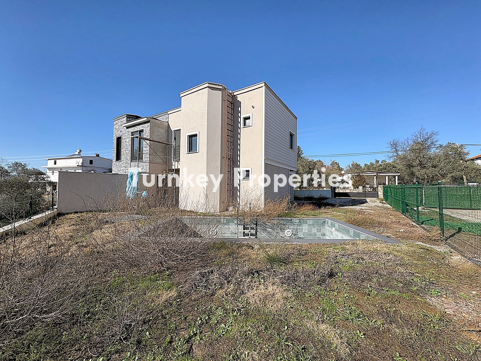 Yeniköy 3+1 Satılık Villa Özel Havuzlu Bahçeli Sessiz Konumda