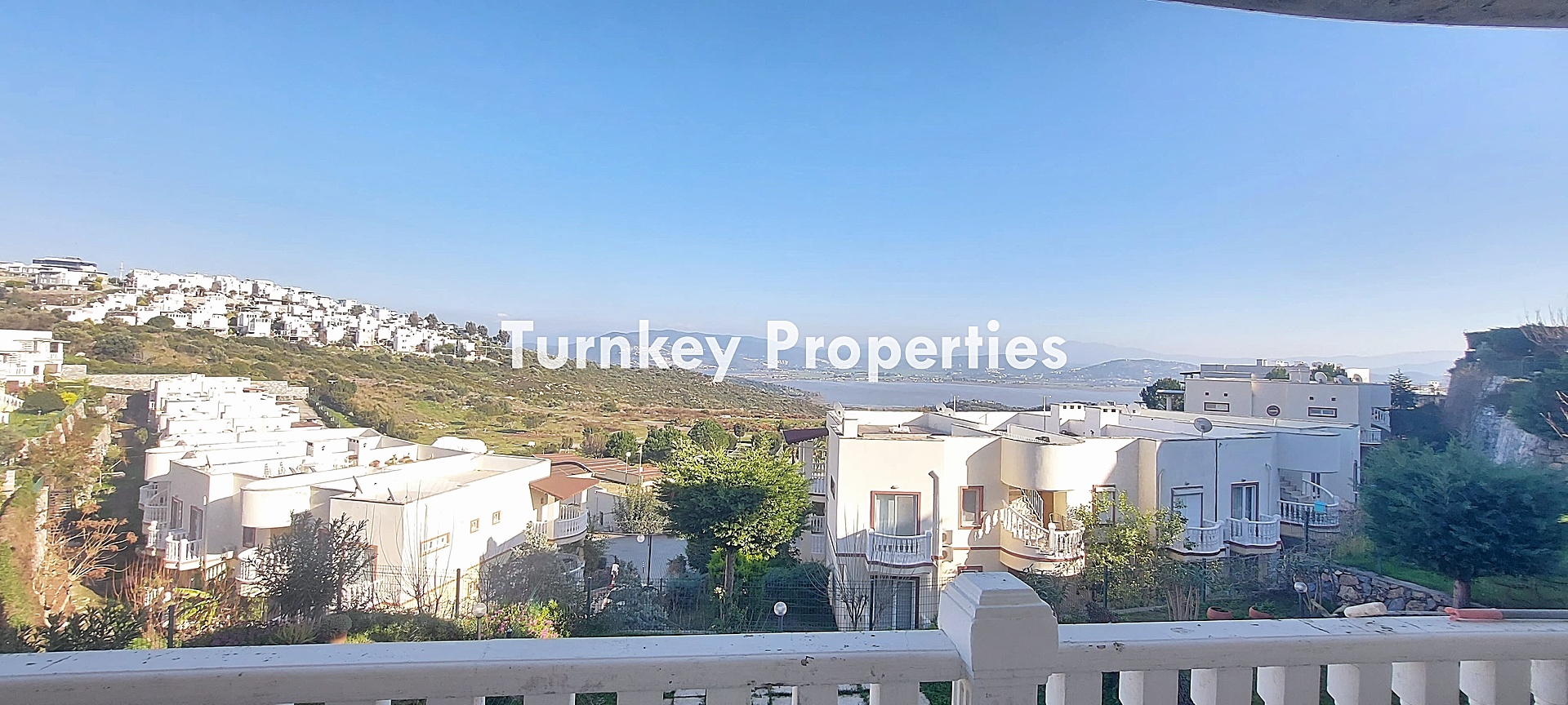 Milas Adabükü Satılık Daire Göl ve Doğa Manzaralı Havuzlu Sitede