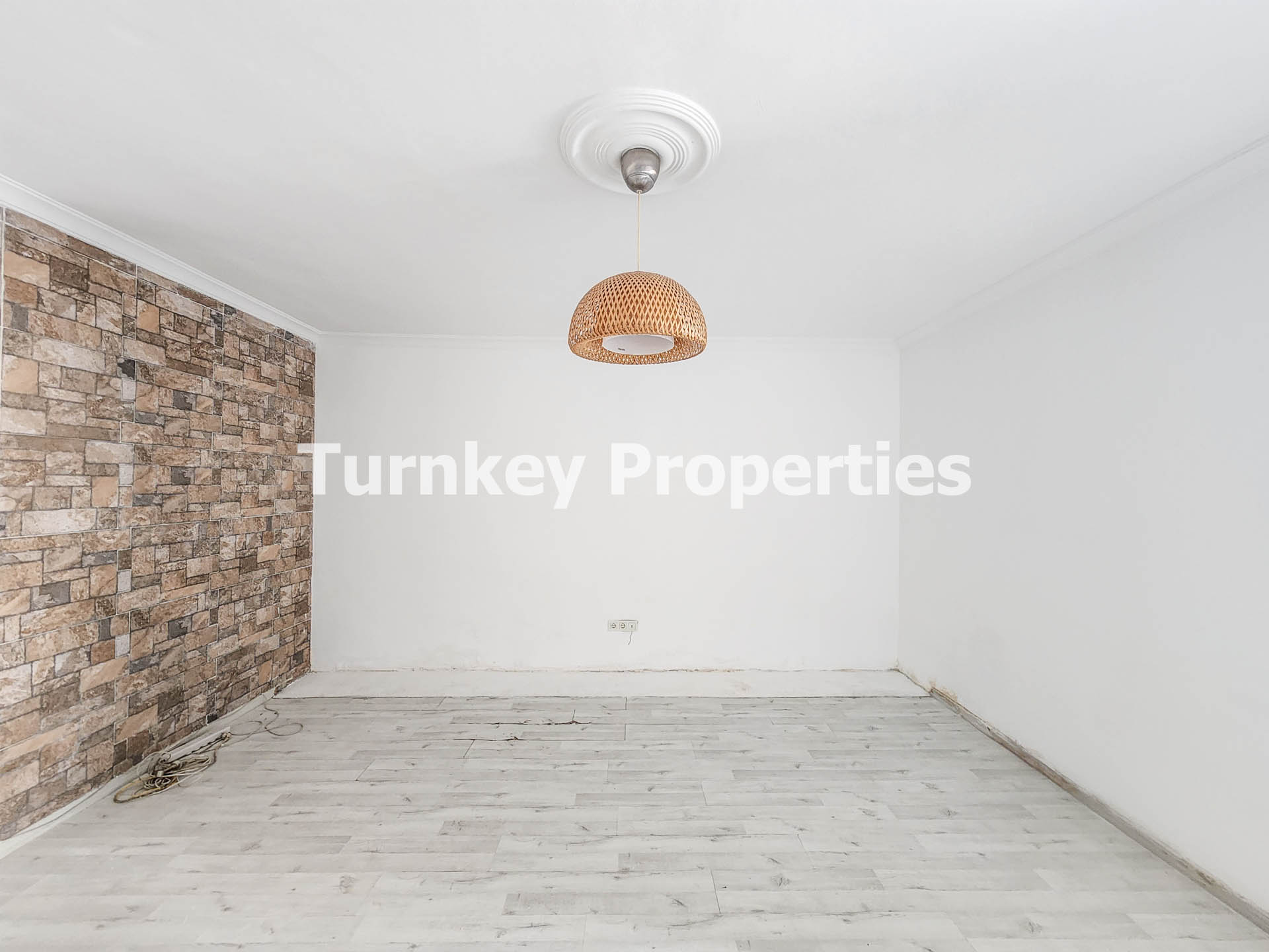 Konacık Satılık İki Daire Bahçeli Merkezi 4+2 Konumda Yatırımlık