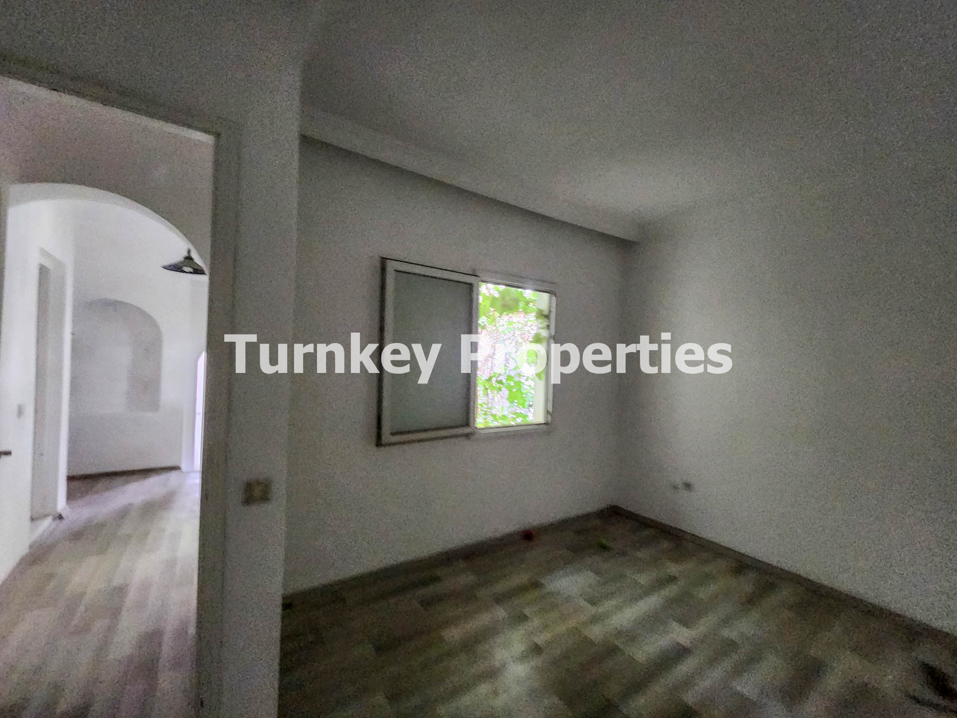 Konacık Satılık İki Daire Bahçeli Merkezi 4+2 Konumda Yatırımlık