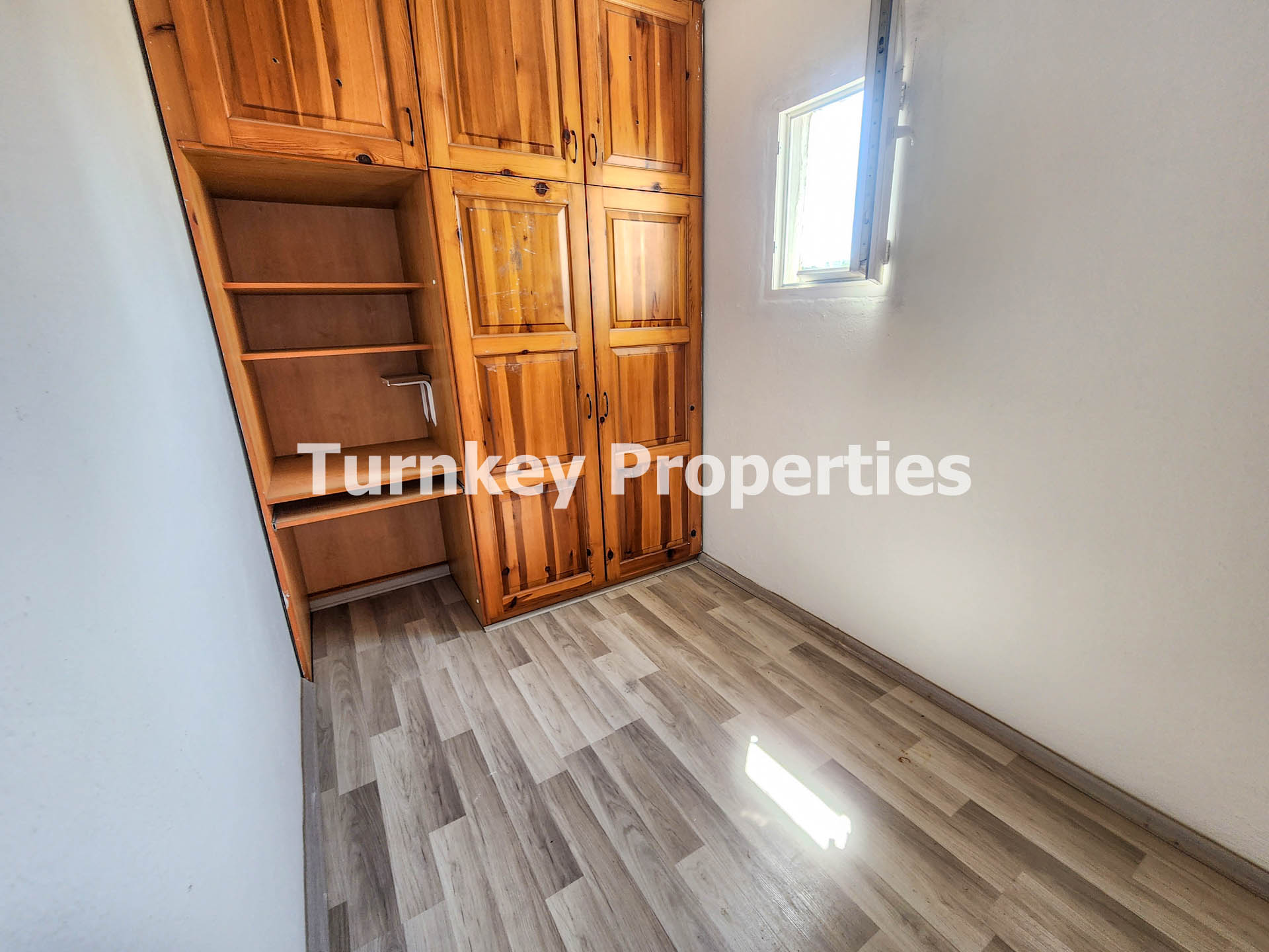 Konacık Satılık İki Daire Bahçeli Merkezi 4+2 Konumda Yatırımlık