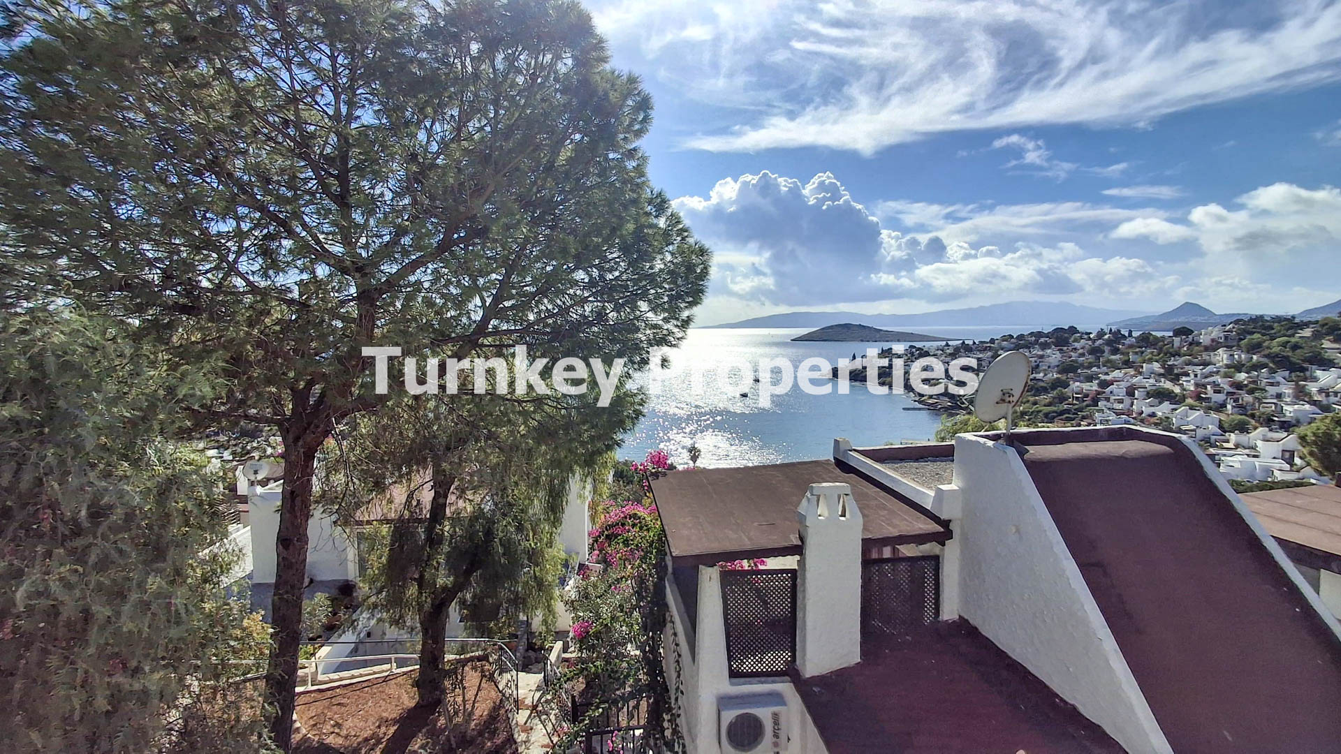 Bitez Aktur Sitesi Senelik Kiralık Deniz Manzaralı Müstakil Villa