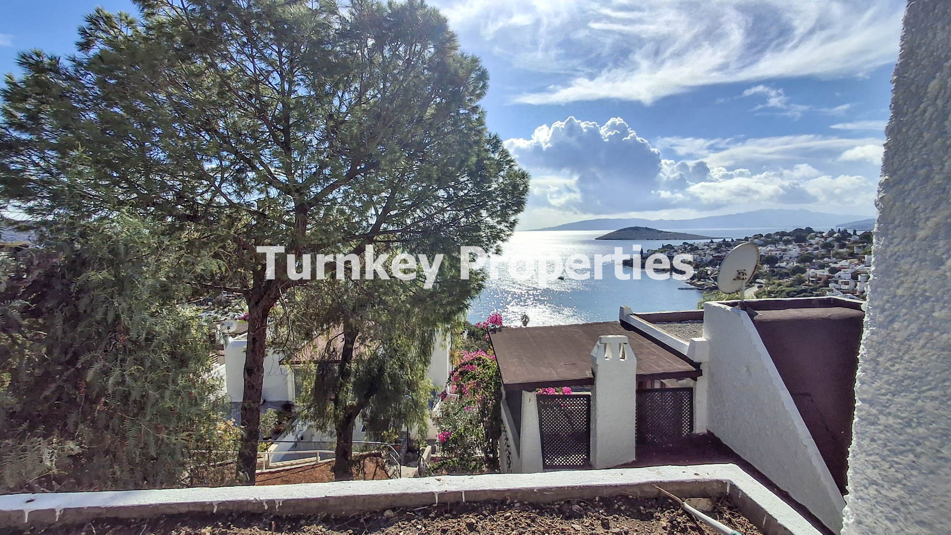 Bitez Aktur Sitesi Senelik Kiralık Deniz Manzaralı Müstakil Villa