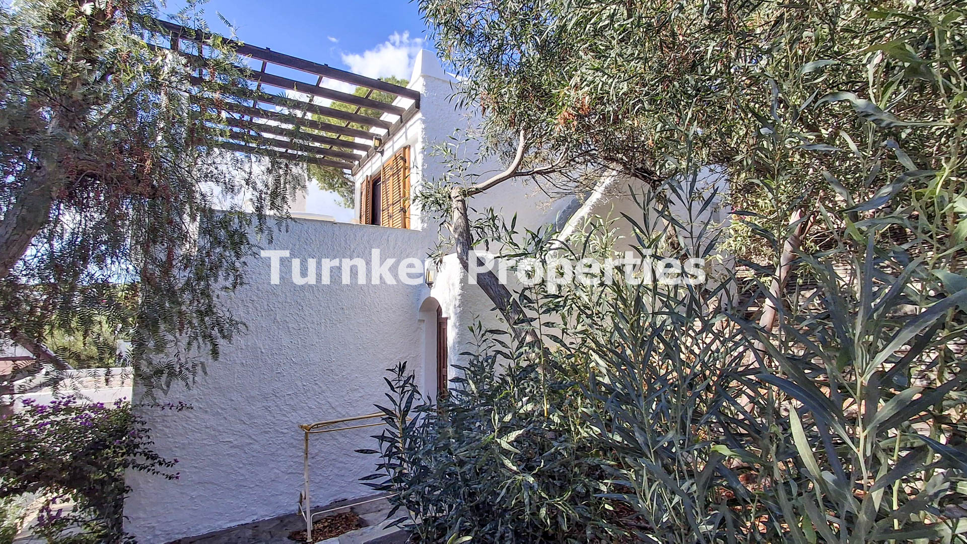 Bitez Aktur Sitesi Senelik Kiralık Deniz Manzaralı Müstakil Villa