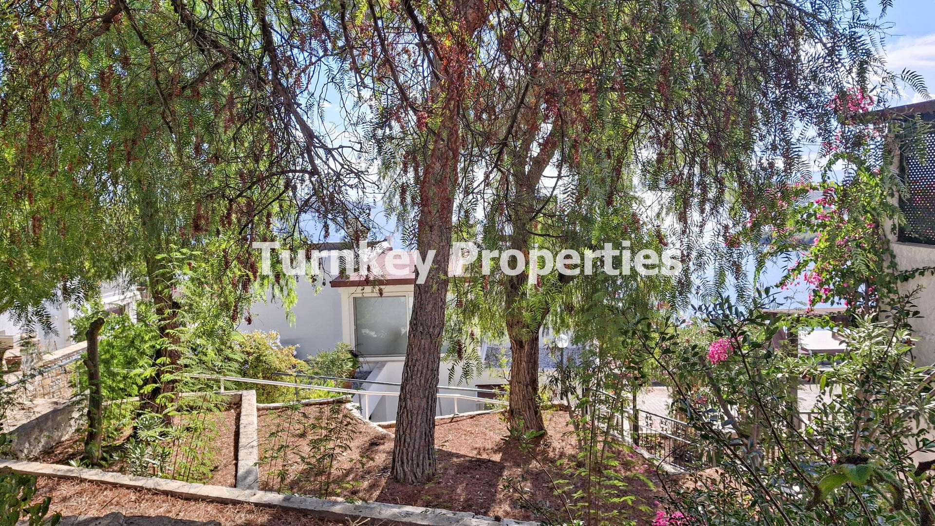 Bitez Aktur Sitesi Senelik Kiralık Deniz Manzaralı Müstakil Villa