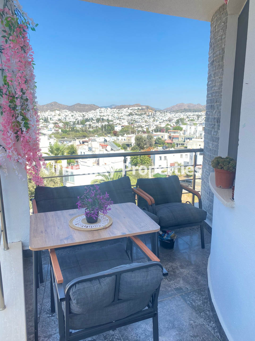 Turgutreis Karabağ’da Eşyalı 2. Kat Kiralık Daire Aylık Ödeme