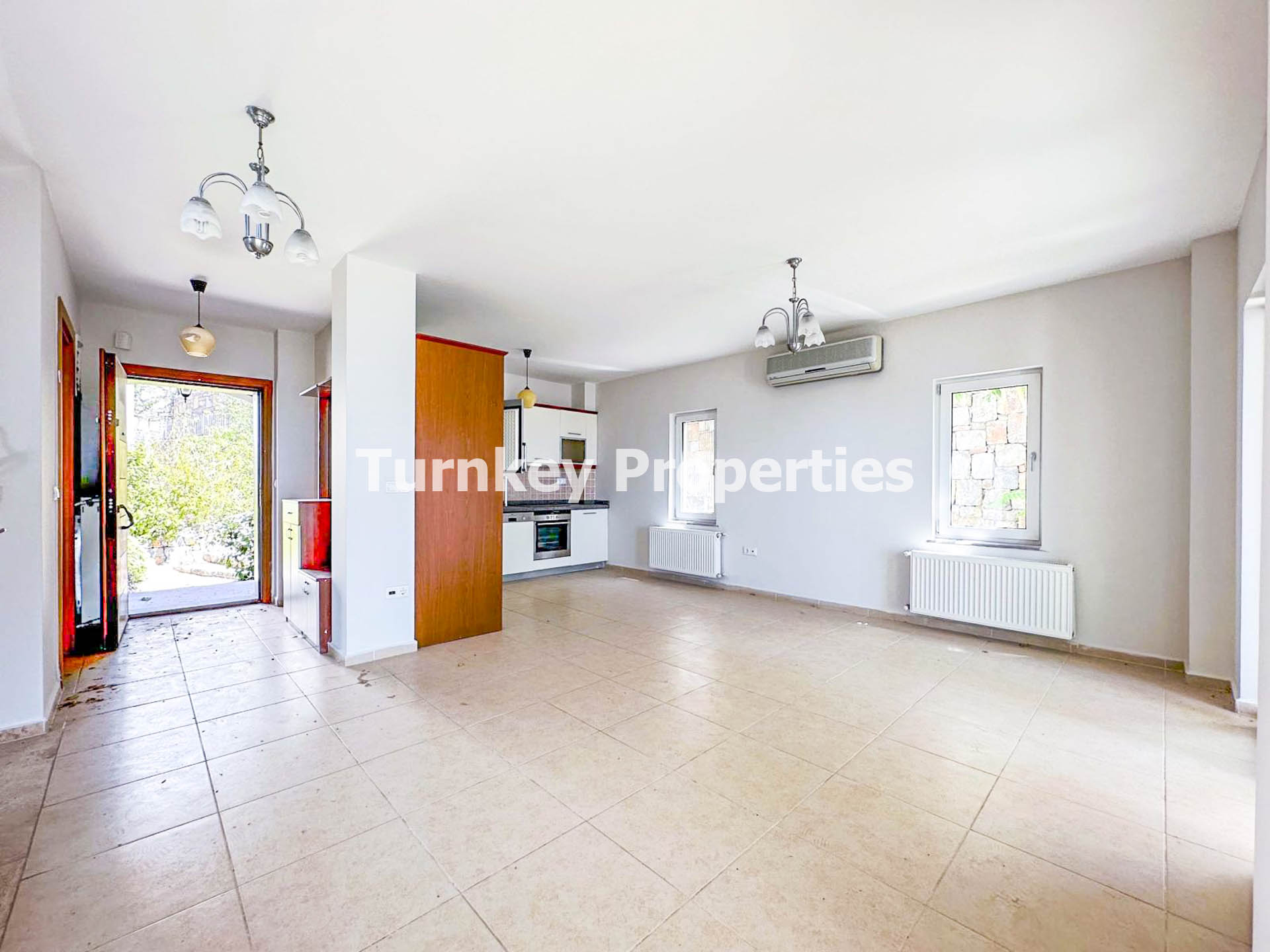 Gümüşlük Satılık Villa Deniz Manzaralı Tripleks Özel Bahçeli Site